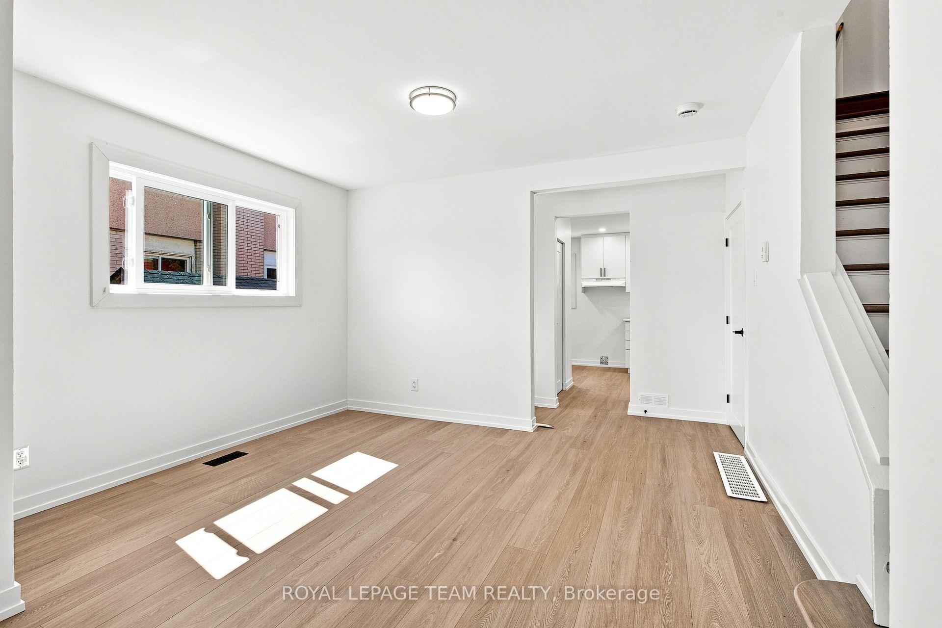 Photo 14 of 1001 Meadowlands Drive, Ottawa, Carleton Square — HOMEH