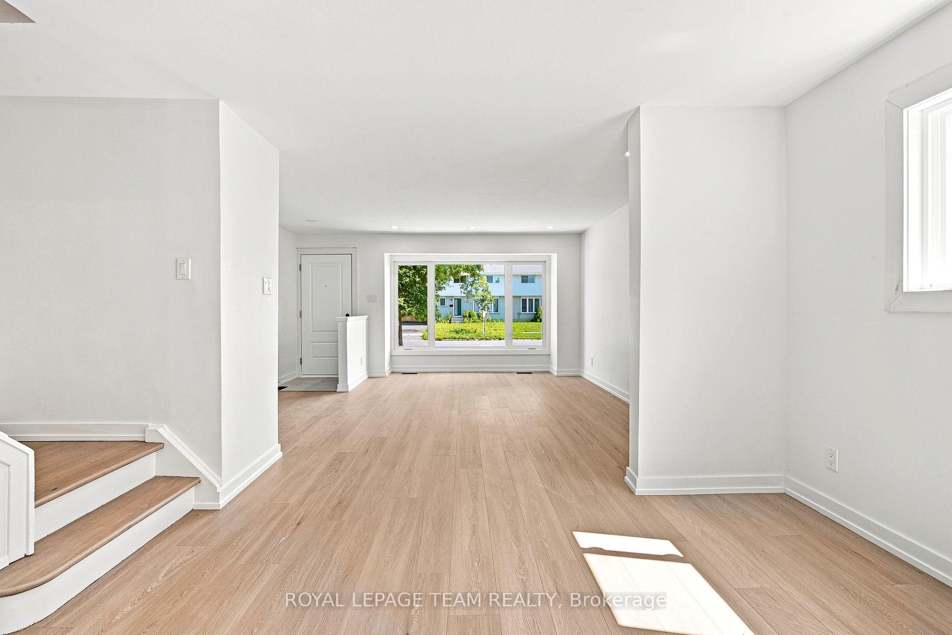 Photo 15 of 1001 Meadowlands Drive, Ottawa, Carleton Square — HOMEH