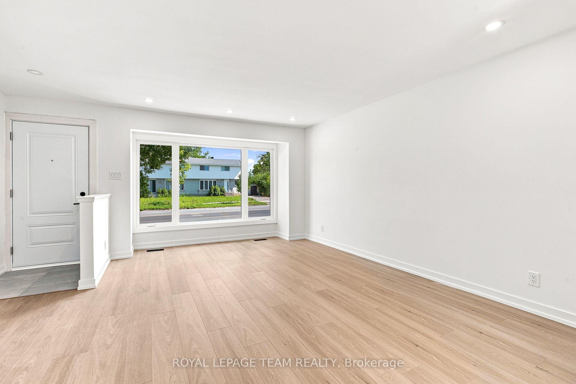 Photo 16 of 1001 Meadowlands Drive, Ottawa, Carleton Square — HOMEH