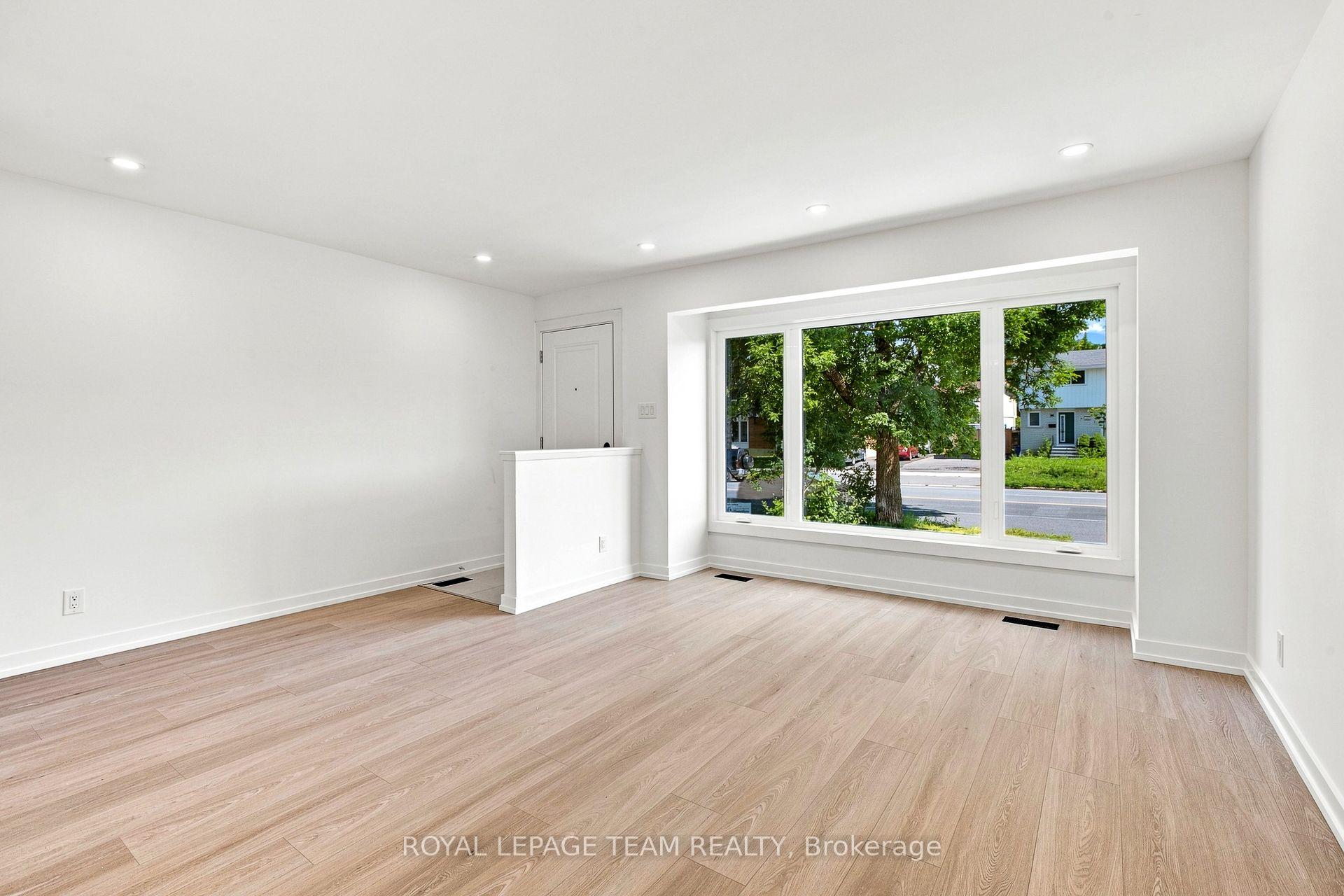 Photo 17 of 1001 Meadowlands Drive, Ottawa, Carleton Square — HOMEH