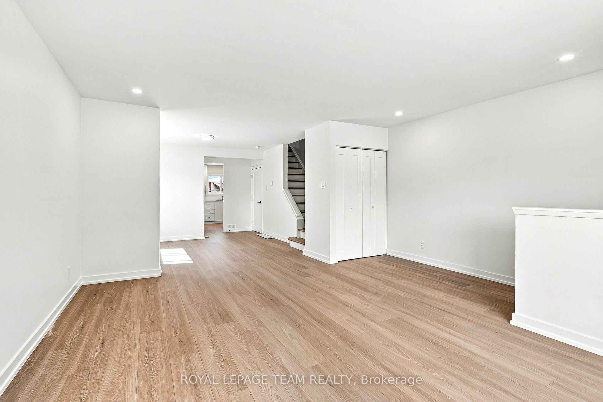 Photo 18 of 1001 Meadowlands Drive, Ottawa, Carleton Square — HOMEH