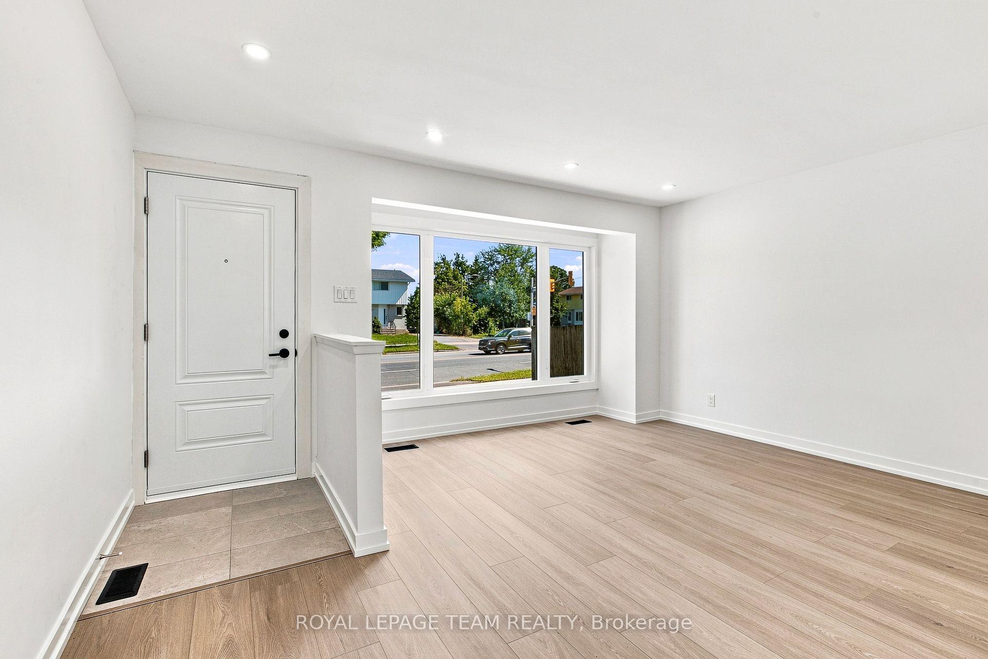 Photo 20 of 1001 Meadowlands Drive, Ottawa, Carleton Square — HOMEH