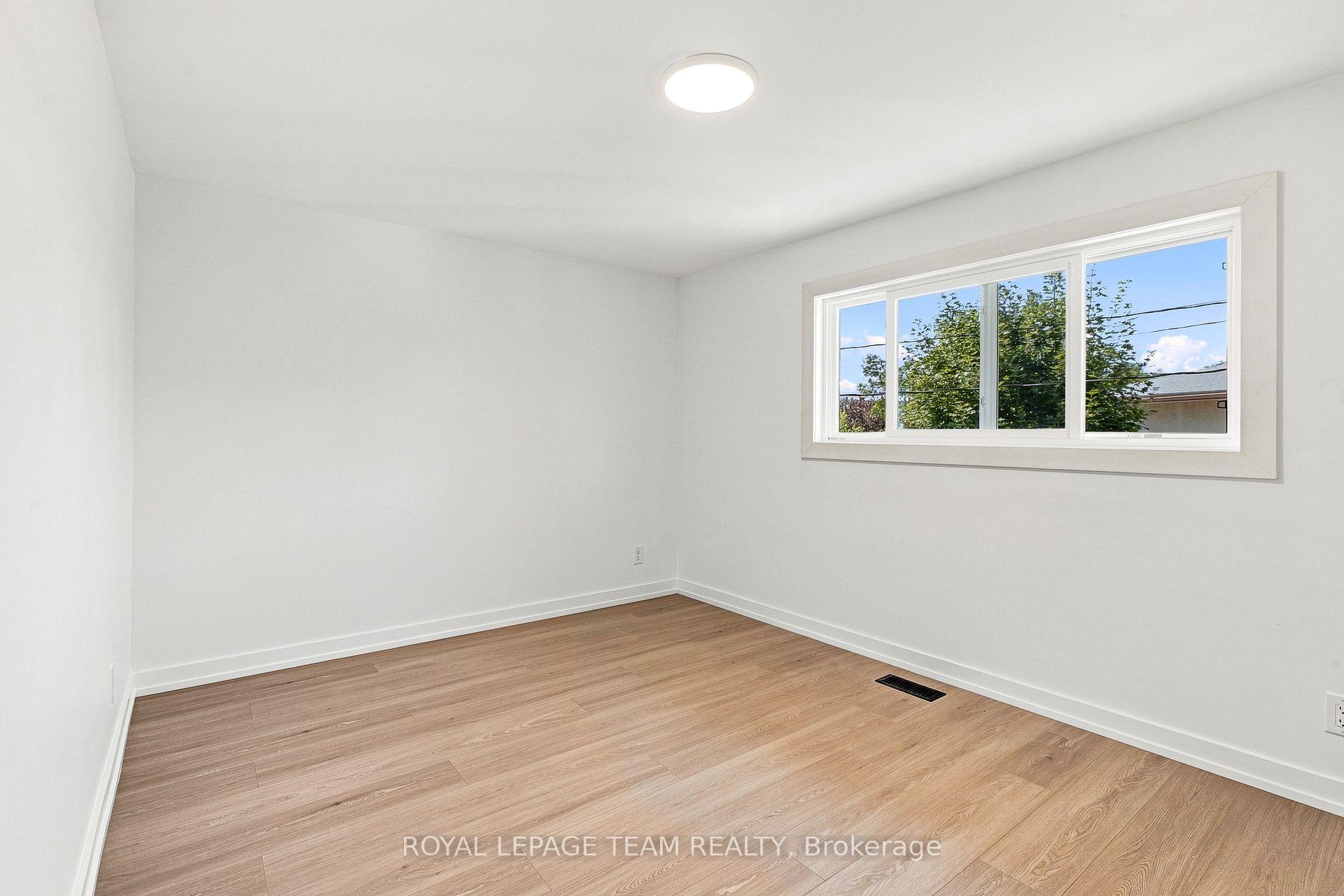 Photo 22 of 1001 Meadowlands Drive, Ottawa, Carleton Square — HOMEH