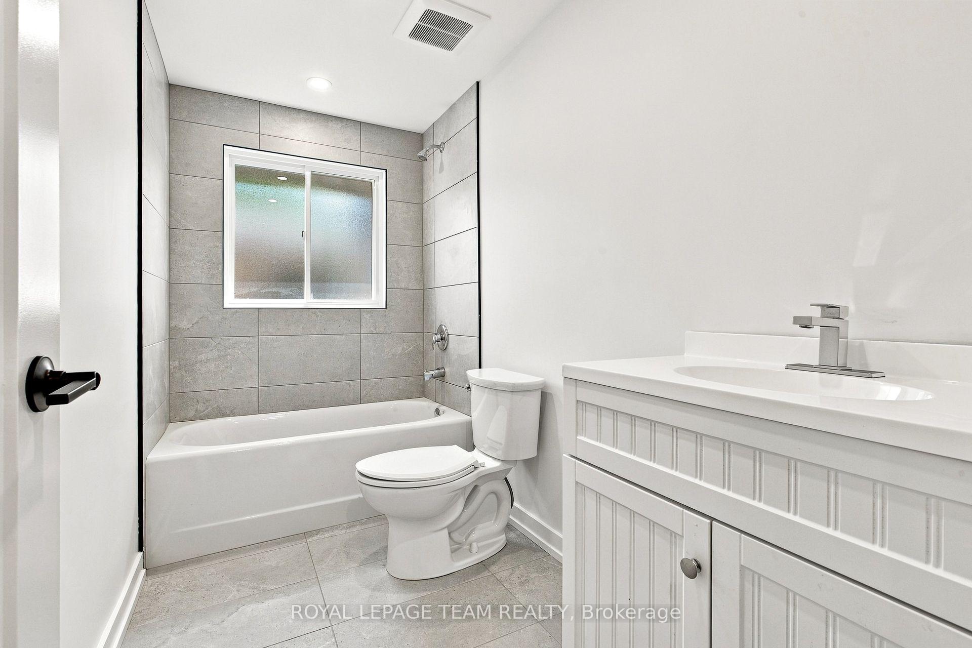 Photo 24 of 1001 Meadowlands Drive, Ottawa, Carleton Square — HOMEH