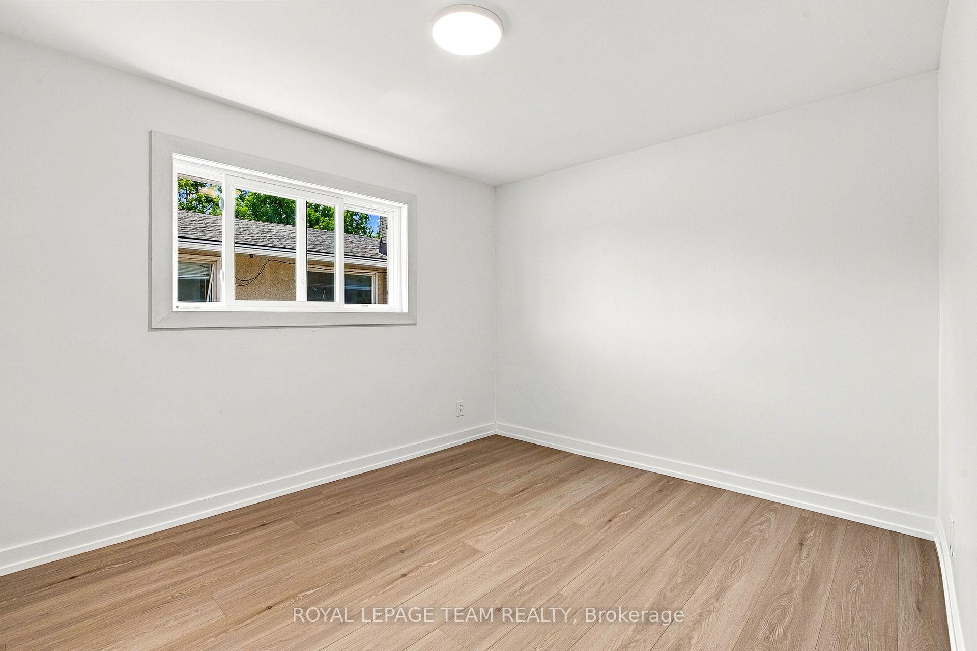 Photo 25 of 1001 Meadowlands Drive, Ottawa, Carleton Square — HOMEH