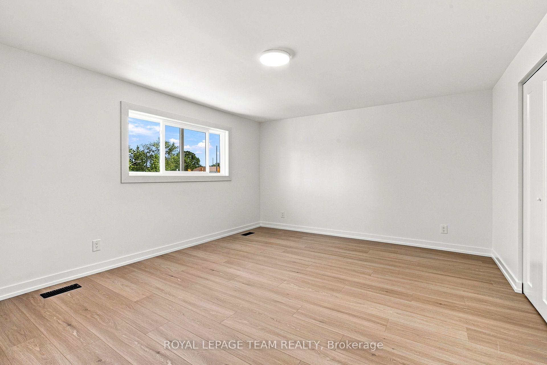 Photo 27 of 1001 Meadowlands Drive, Ottawa, Carleton Square — HOMEH