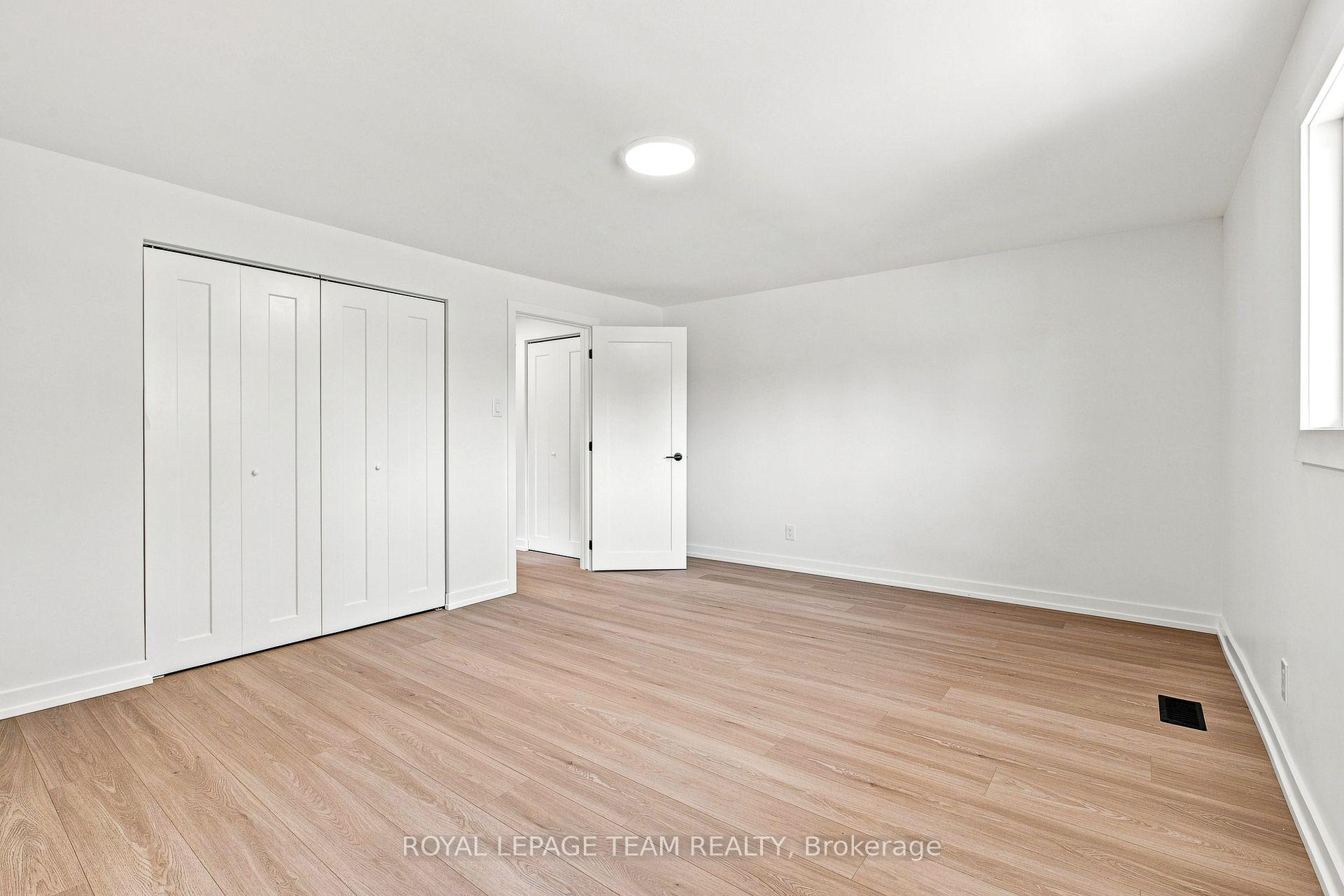 Photo 28 of 1001 Meadowlands Drive, Ottawa, Carleton Square — HOMEH