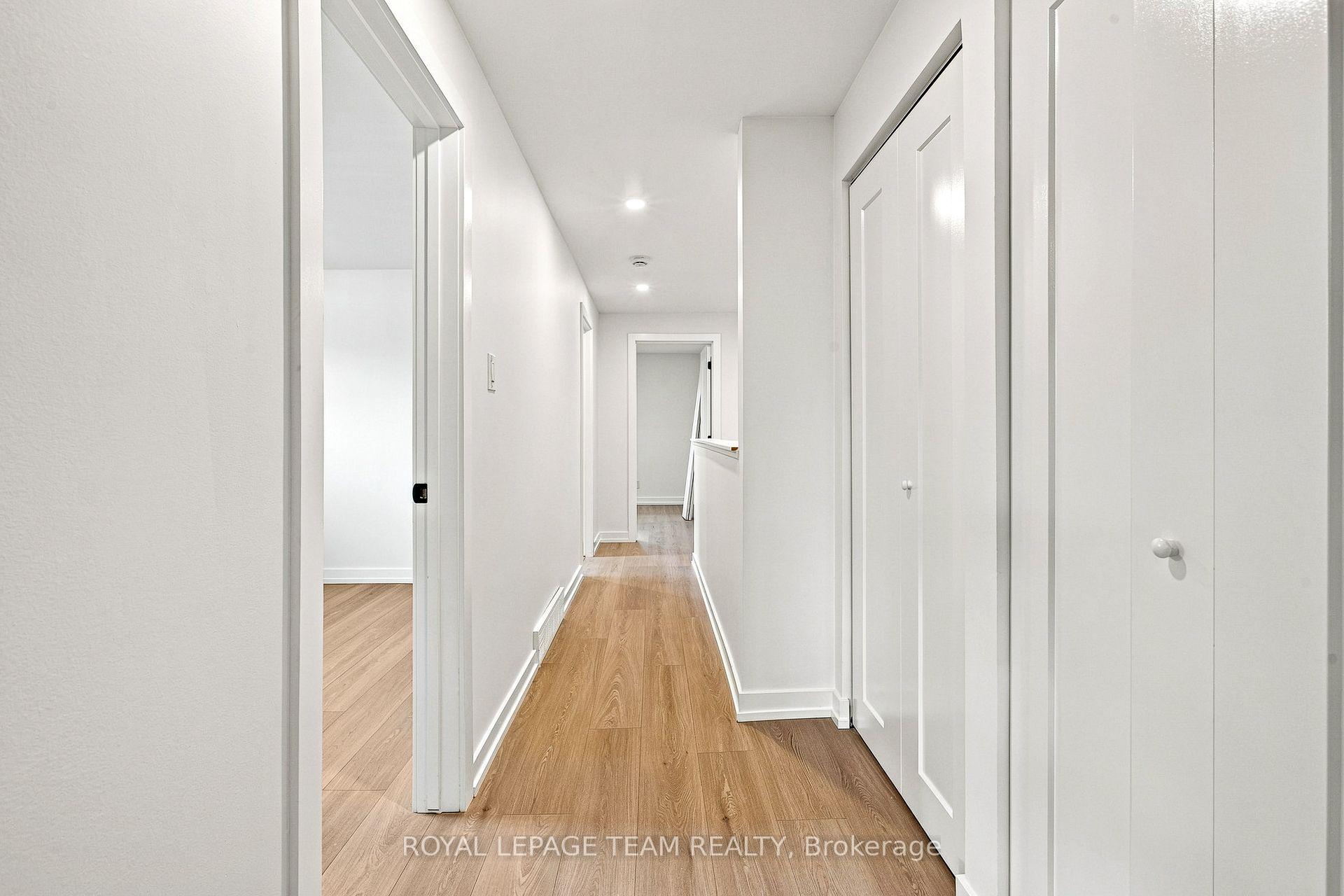 Photo 29 of 1001 Meadowlands Drive, Ottawa, Carleton Square — HOMEH