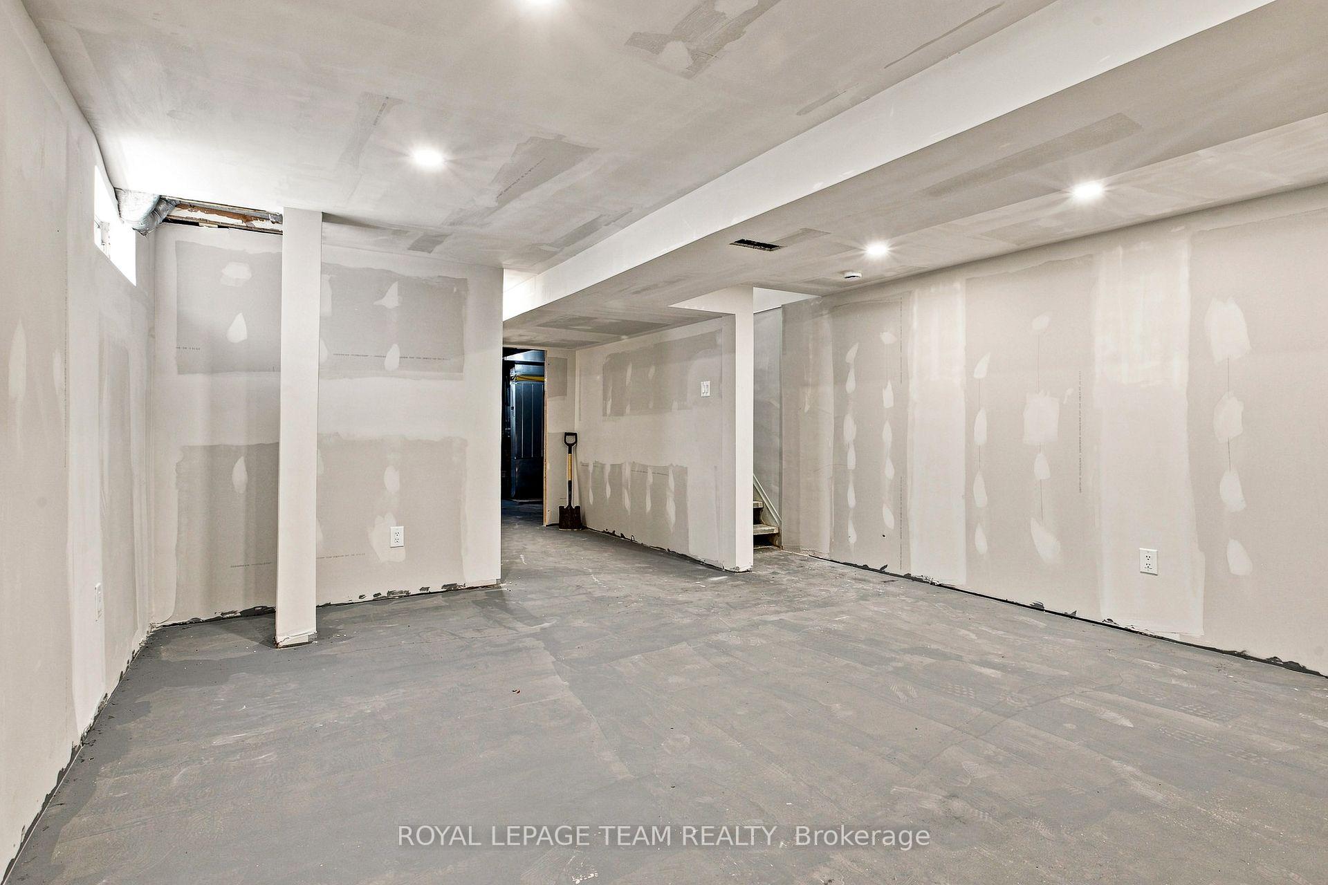 Photo 31 of 1001 Meadowlands Drive, Ottawa, Carleton Square — HOMEH