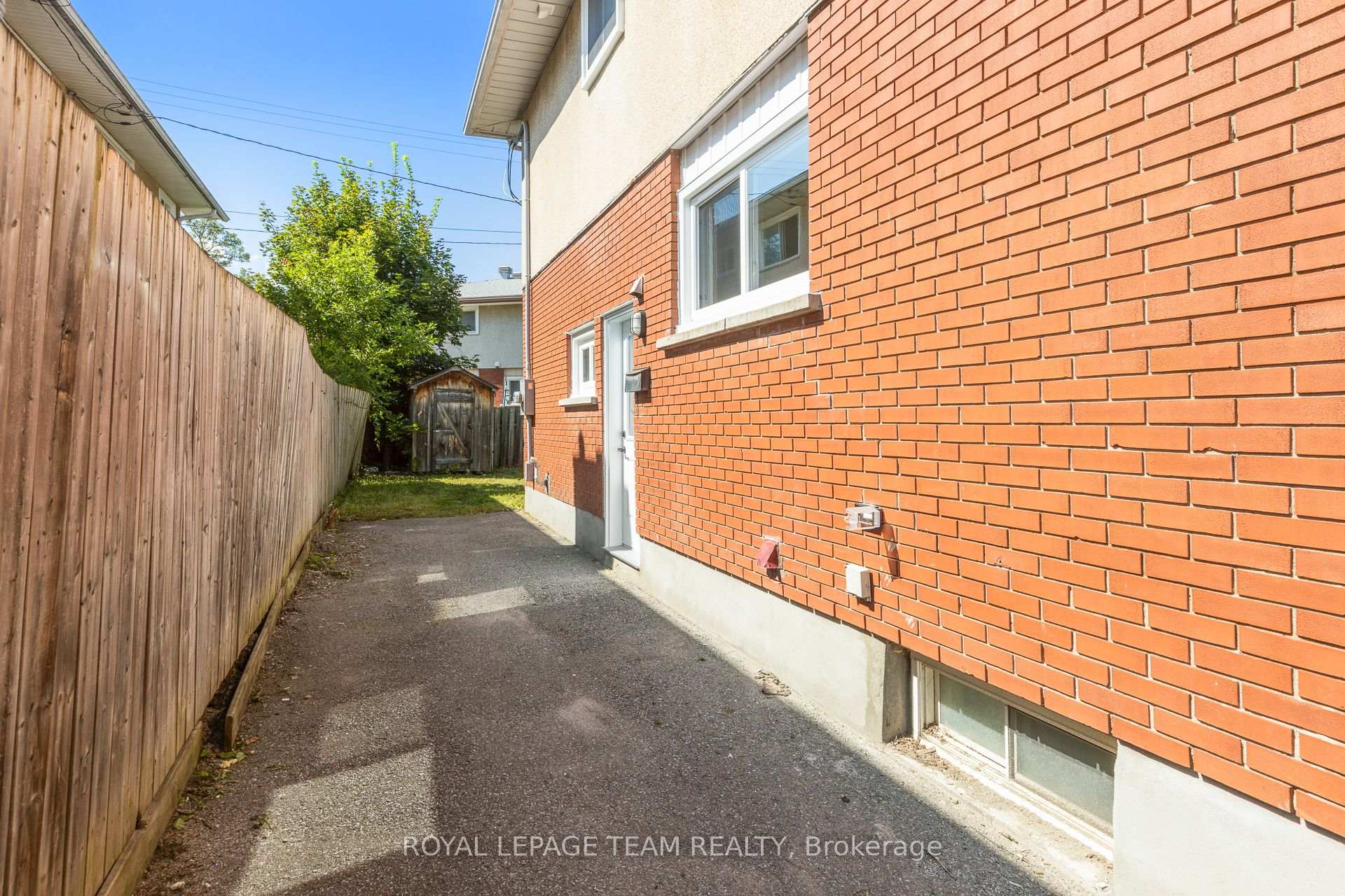 Photo 33 of 1001 Meadowlands Drive, Ottawa, Carleton Square — HOMEH