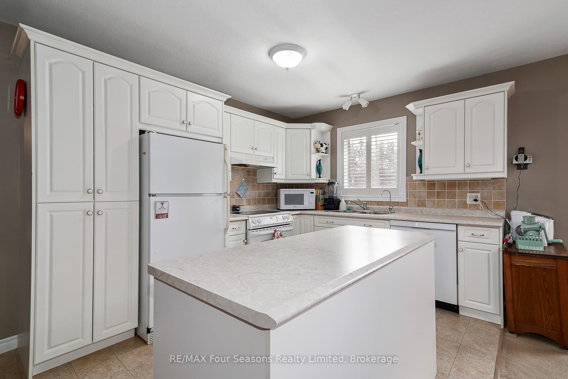 Photo 9 of Unit 49, 275 Huron Street, Clearview, Stayner — HOMEH