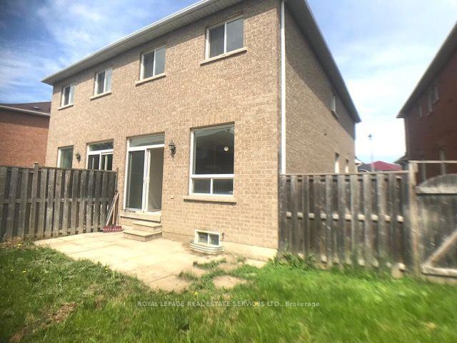 Photo 14 of 11 Calm Waters Crescent, Brampton, Madoc — HOMEH