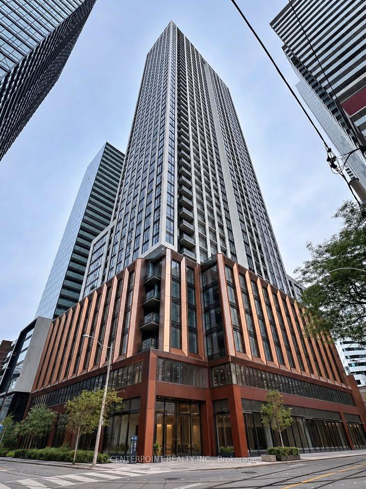 Front of Unit 1117, 400 King Street W