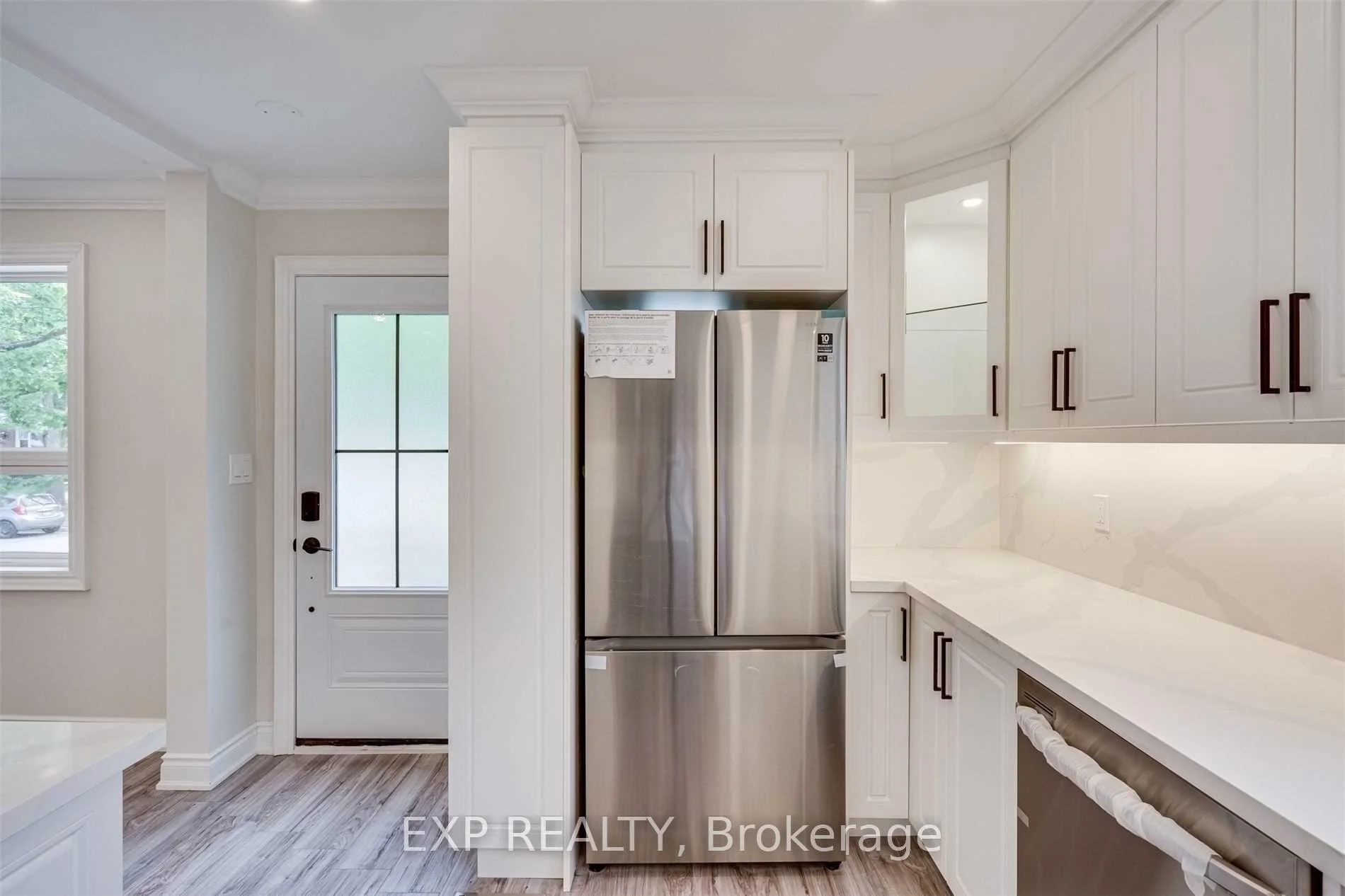 Photo 6 of Unit Upper, 487 Brucedale Avenue E, Hamilton, Eastmount — HOMEH