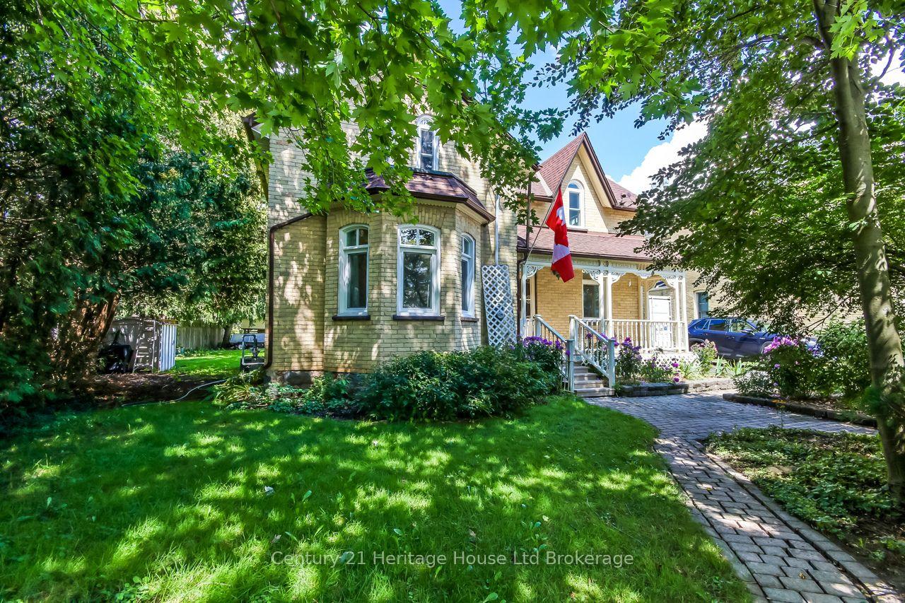 Photo of 166 Dundas Street W