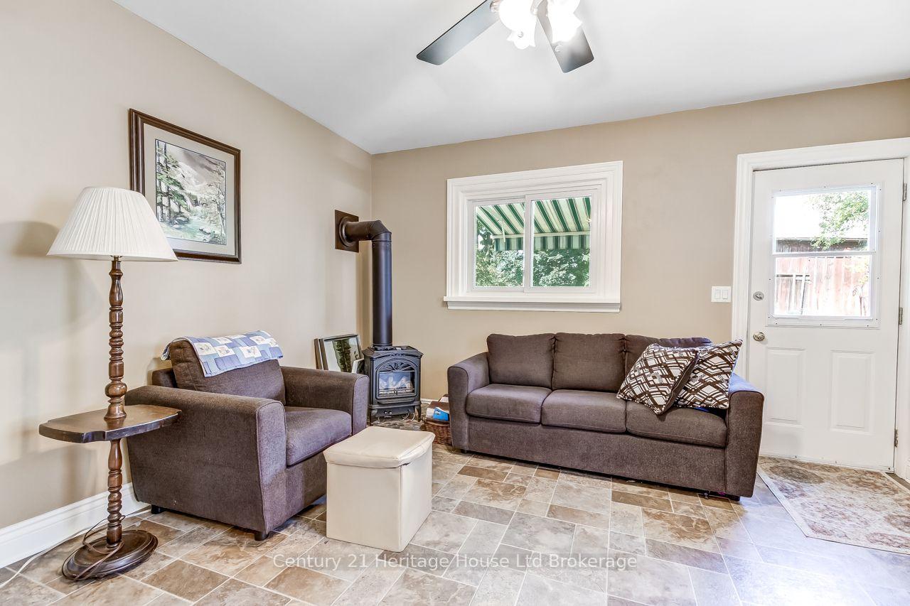 Photo 11 of 166 Dundas Street W, Zorra, Thamesford — HOMEH