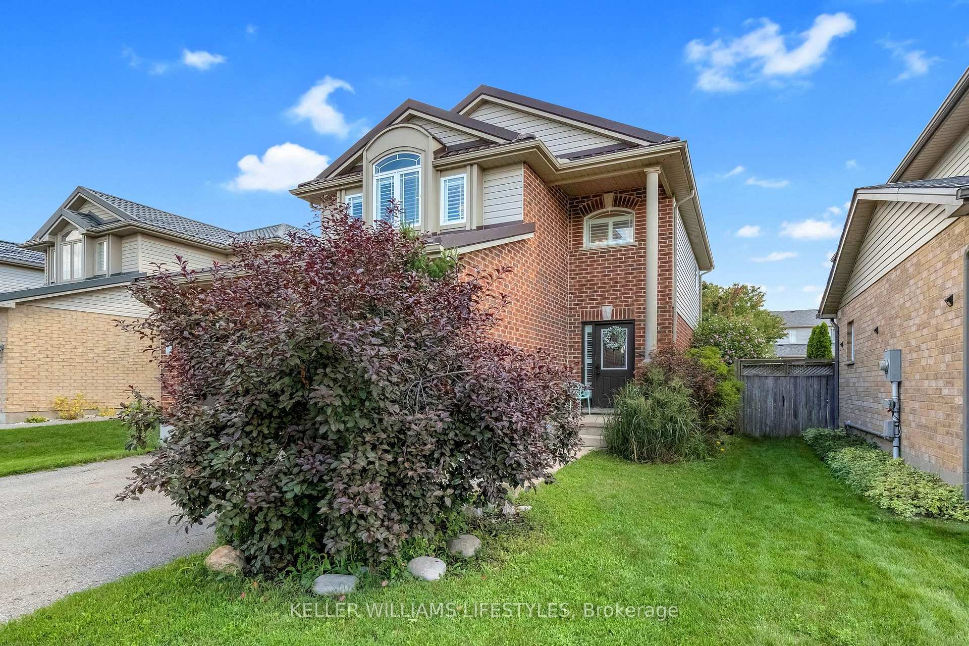 Photo 3 of 1726 Ennismore Crescent, London, North E — HOMEH