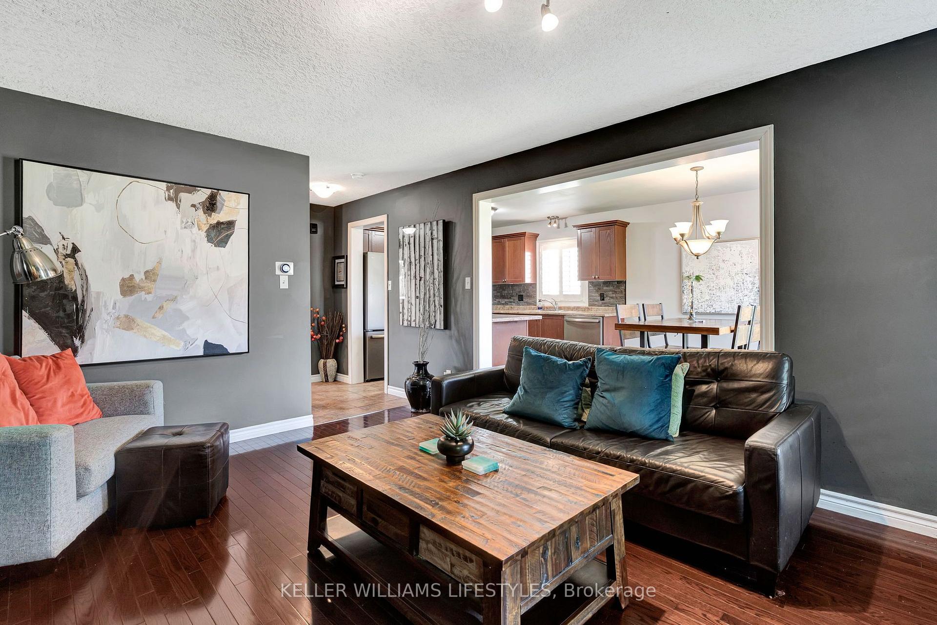 Photo 9 of 1726 Ennismore Crescent, London, North E — HOMEH