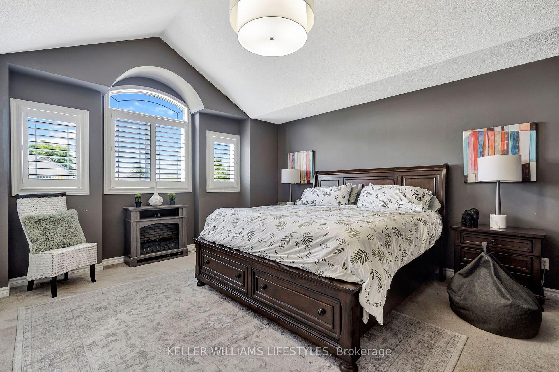 Photo 21 of 1726 Ennismore Crescent, London, North E — HOMEH