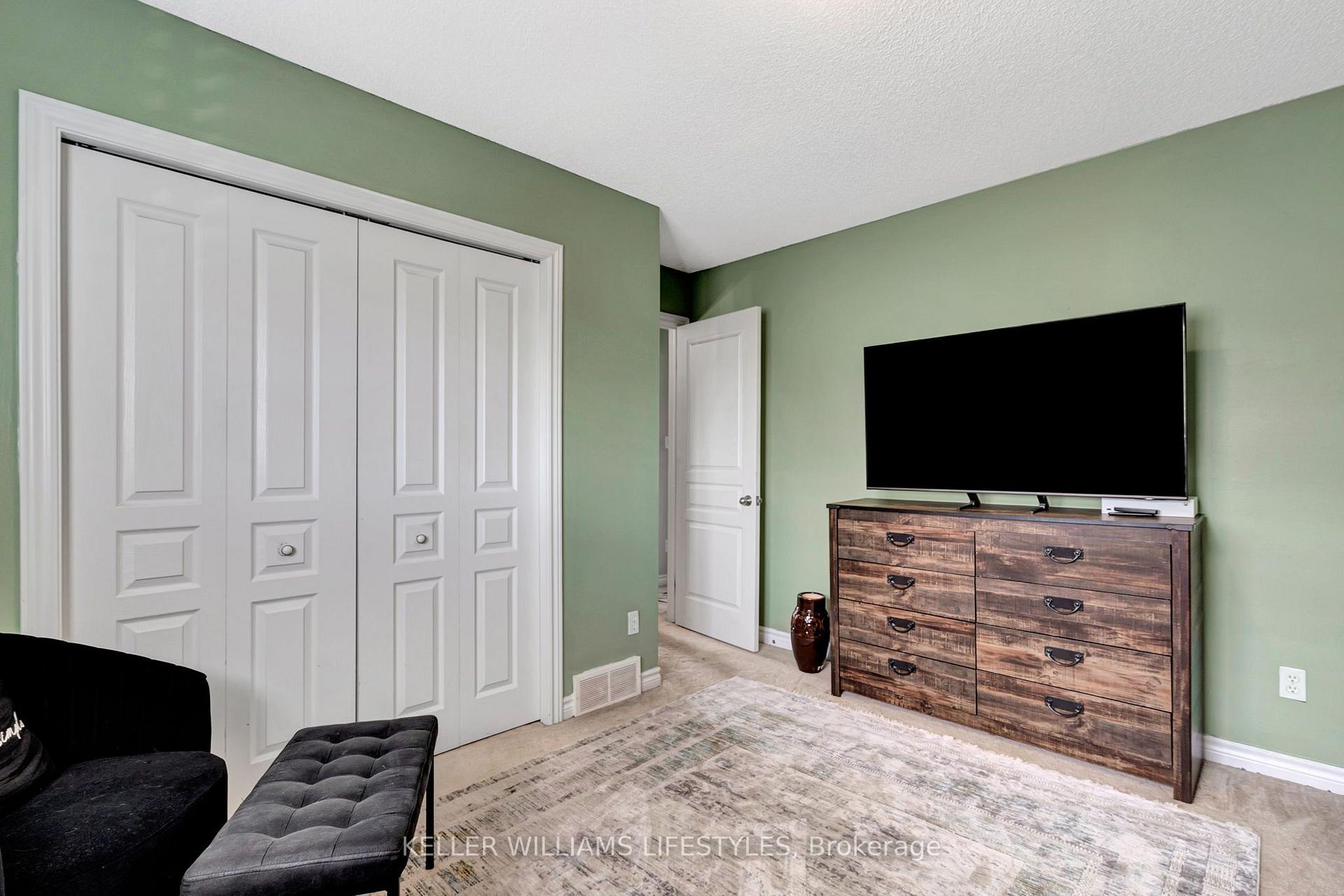 Photo 27 of 1726 Ennismore Crescent, London, North E — HOMEH