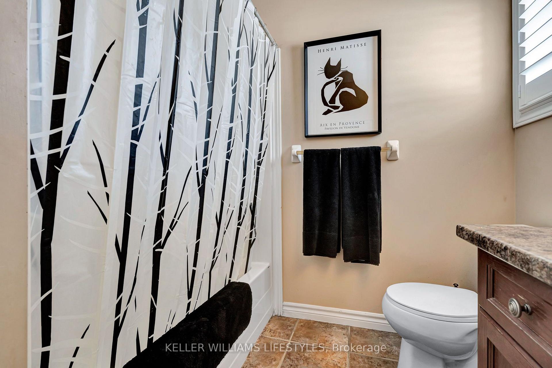 Photo 29 of 1726 Ennismore Crescent, London, North E — HOMEH