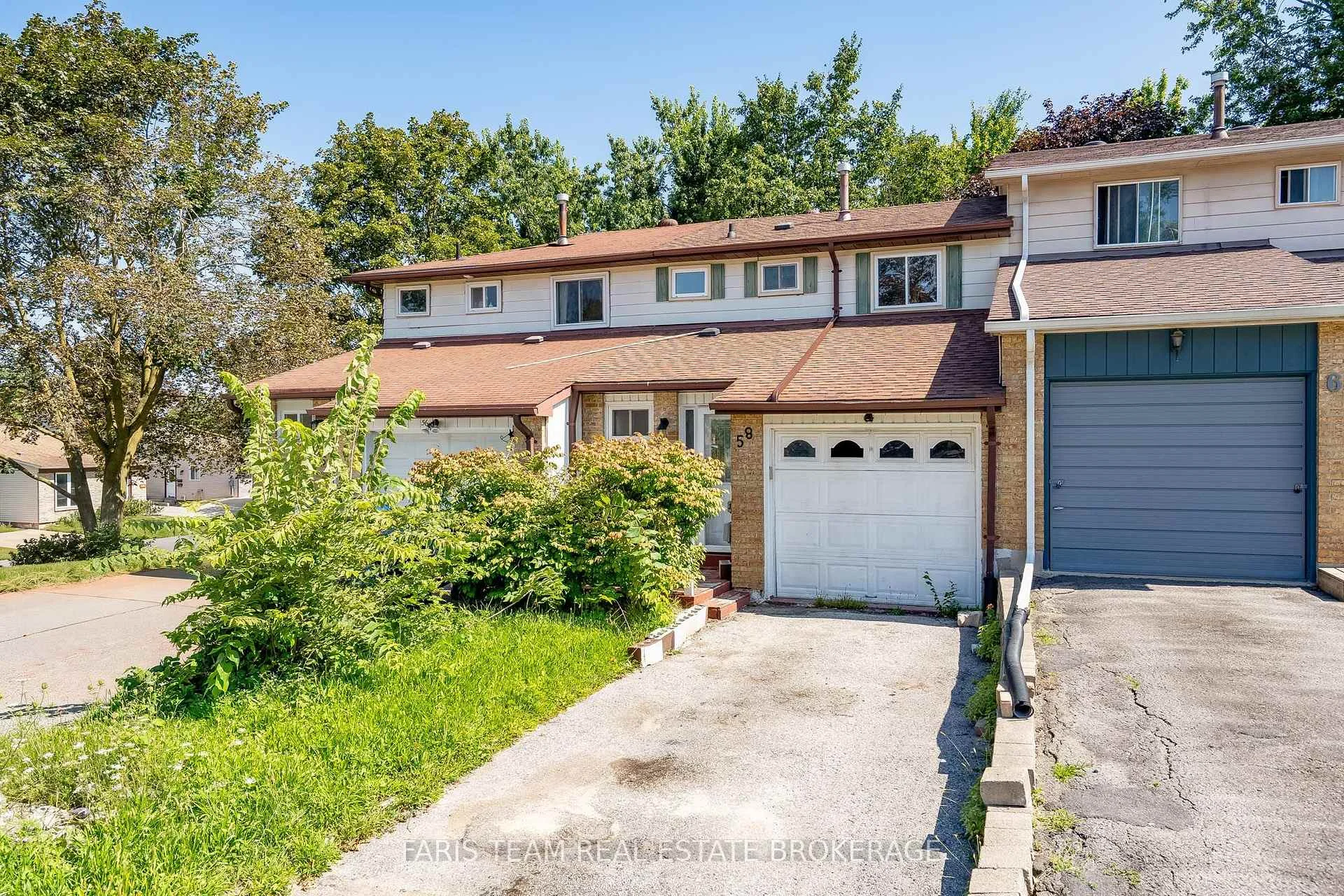 Photo 4 of 58 Chaucer Crescent, Barrie, Letitia Heights — HOMEH