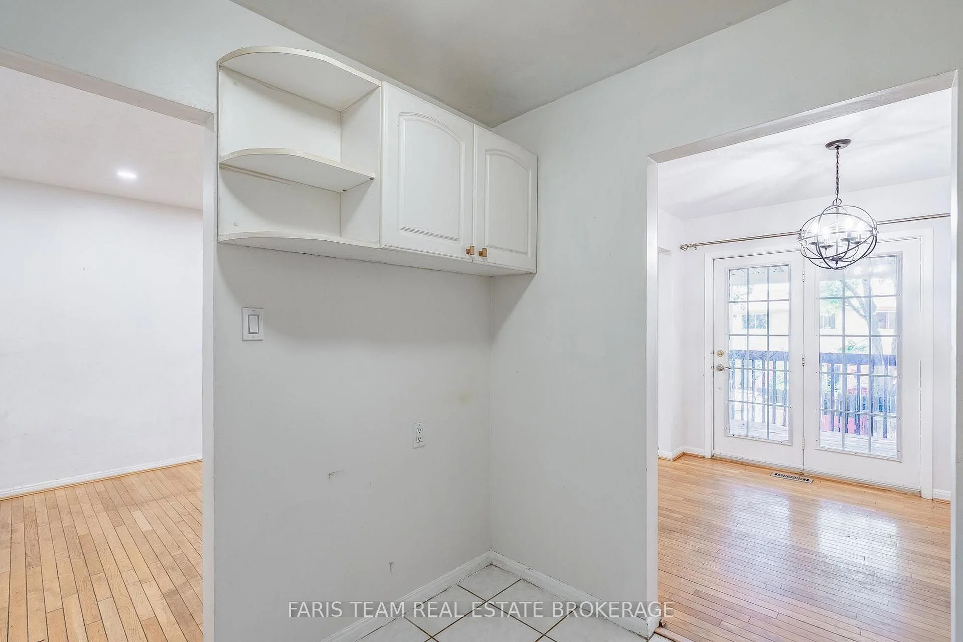 Photo 10 of 58 Chaucer Crescent, Barrie, Letitia Heights — HOMEH