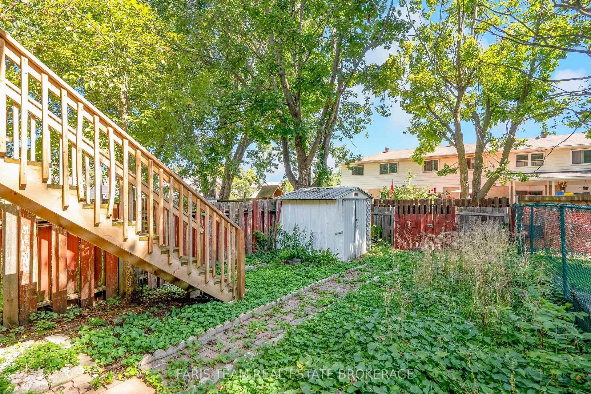 Photo 33 of 58 Chaucer Crescent, Barrie, Letitia Heights — HOMEH