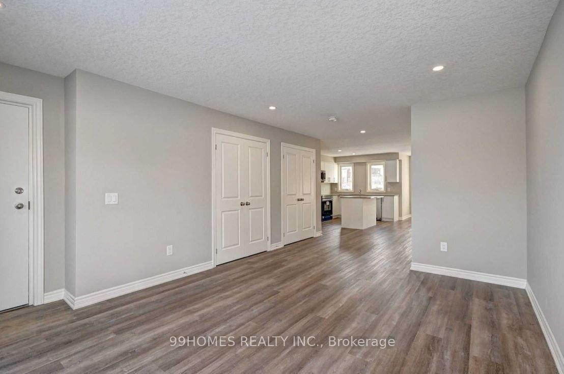 Photo 5 of 249 Chapel Hill Drive, Kitchener, Brigadoon — HOMEH
