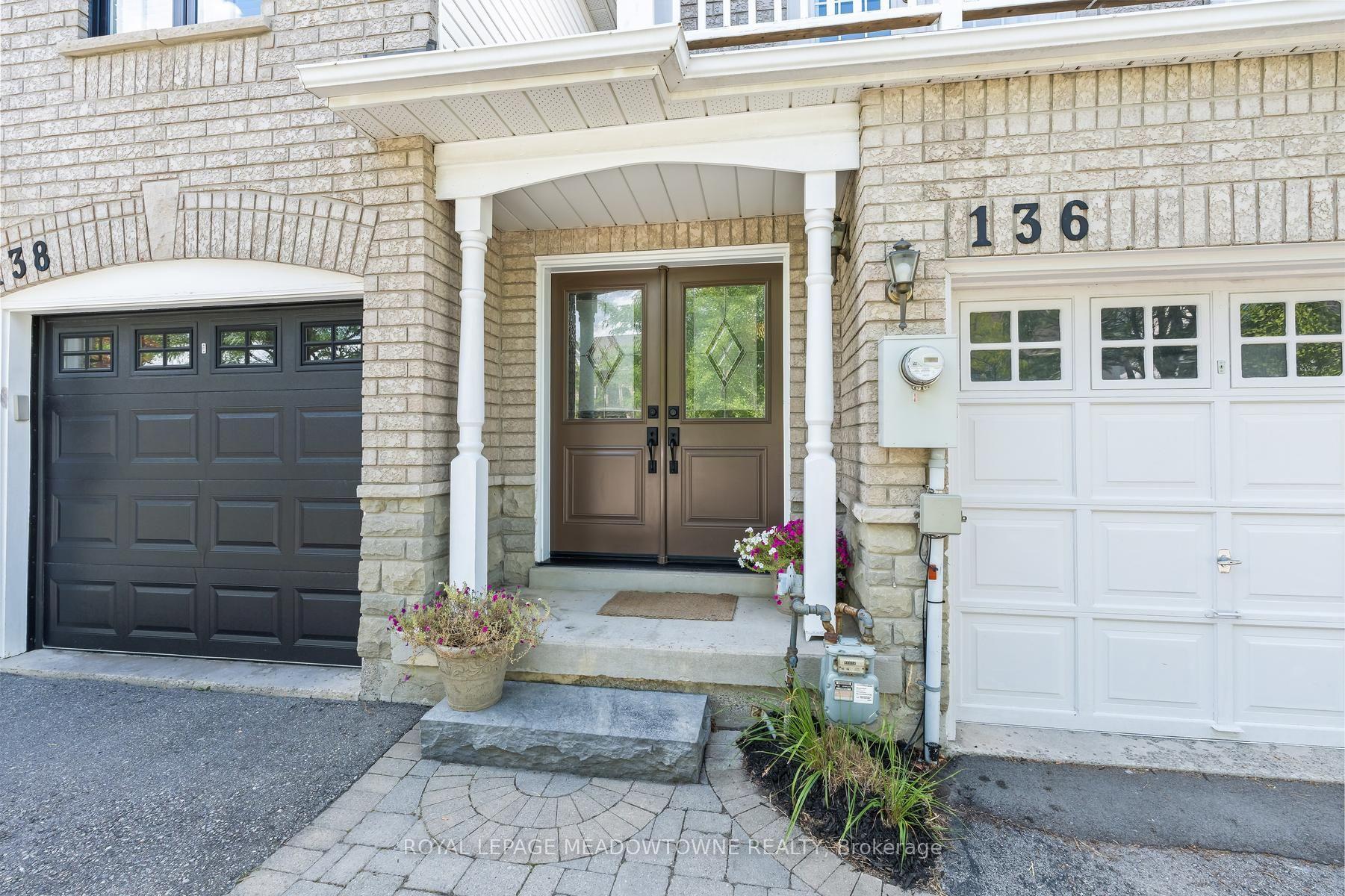 Photo 2 of 136 Dominion Gardens Drive, Halton Hills, Georgetown — HOMEH