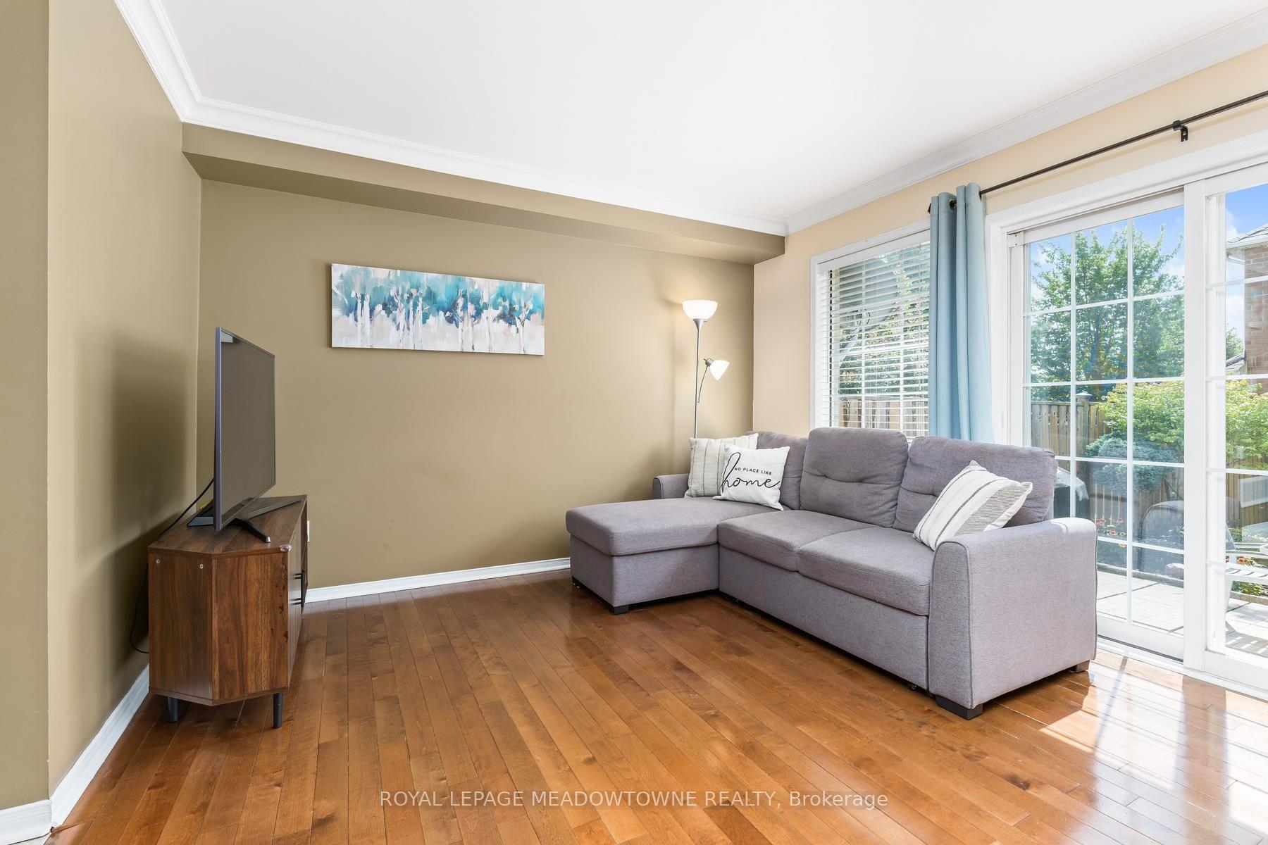 Photo 13 of 136 Dominion Gardens Drive, Halton Hills, Georgetown — HOMEH
