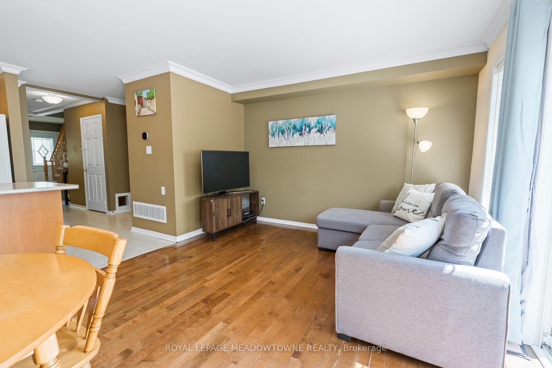Photo 14 of 136 Dominion Gardens Drive, Halton Hills, Georgetown — HOMEH