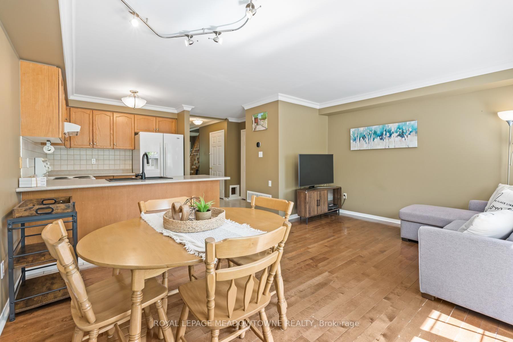 Photo 17 of 136 Dominion Gardens Drive, Halton Hills, Georgetown — HOMEH