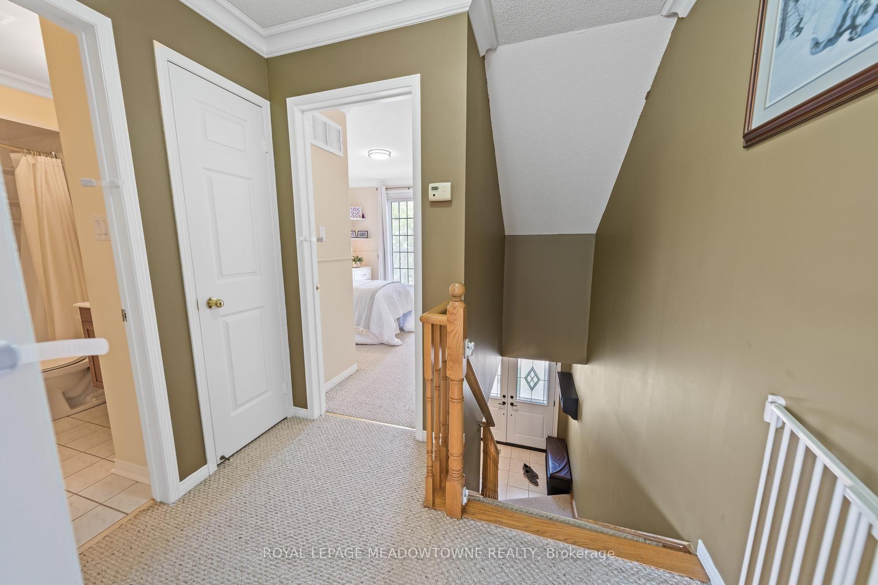 Photo 20 of 136 Dominion Gardens Drive, Halton Hills, Georgetown — HOMEH