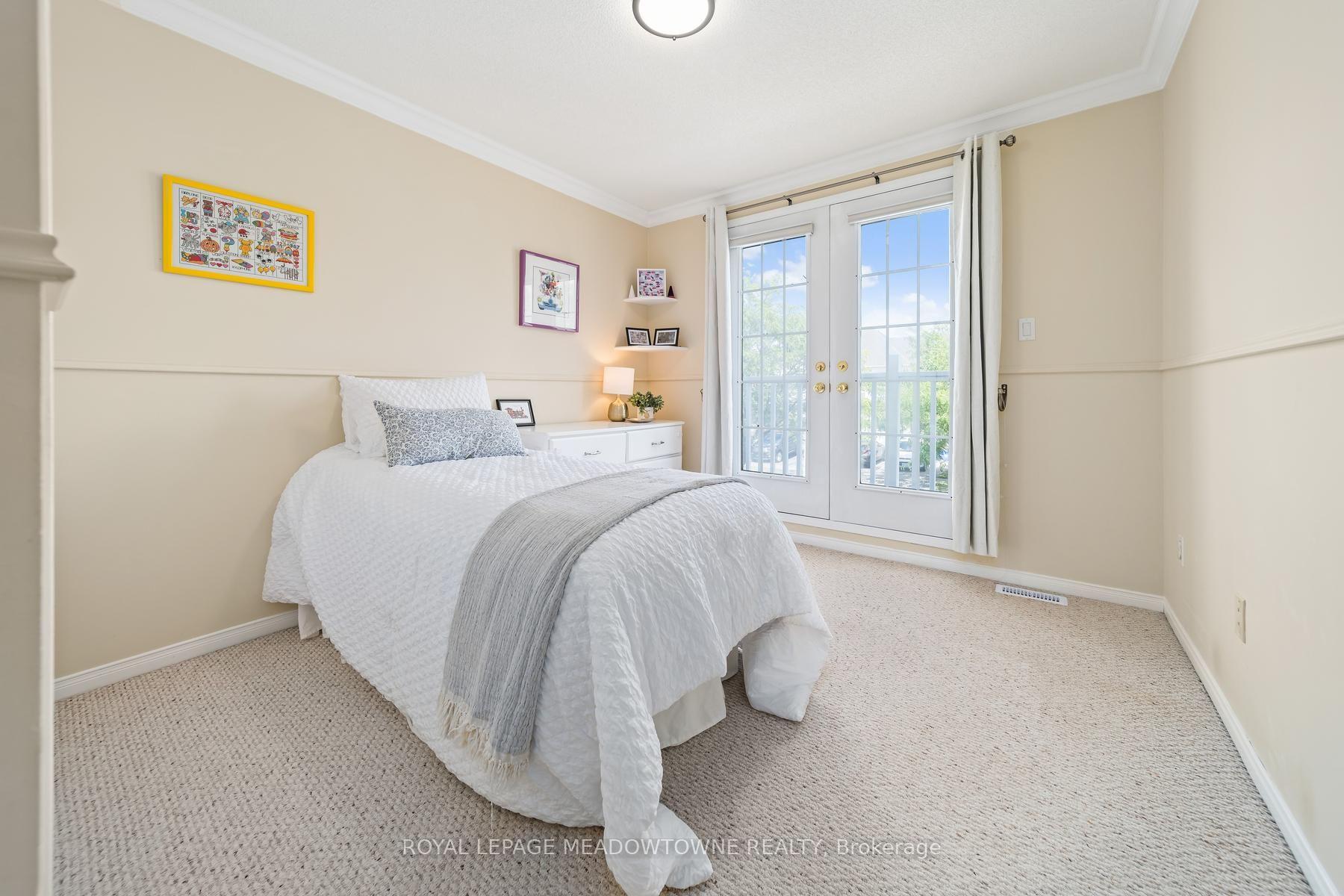 Photo 23 of 136 Dominion Gardens Drive, Halton Hills, Georgetown — HOMEH