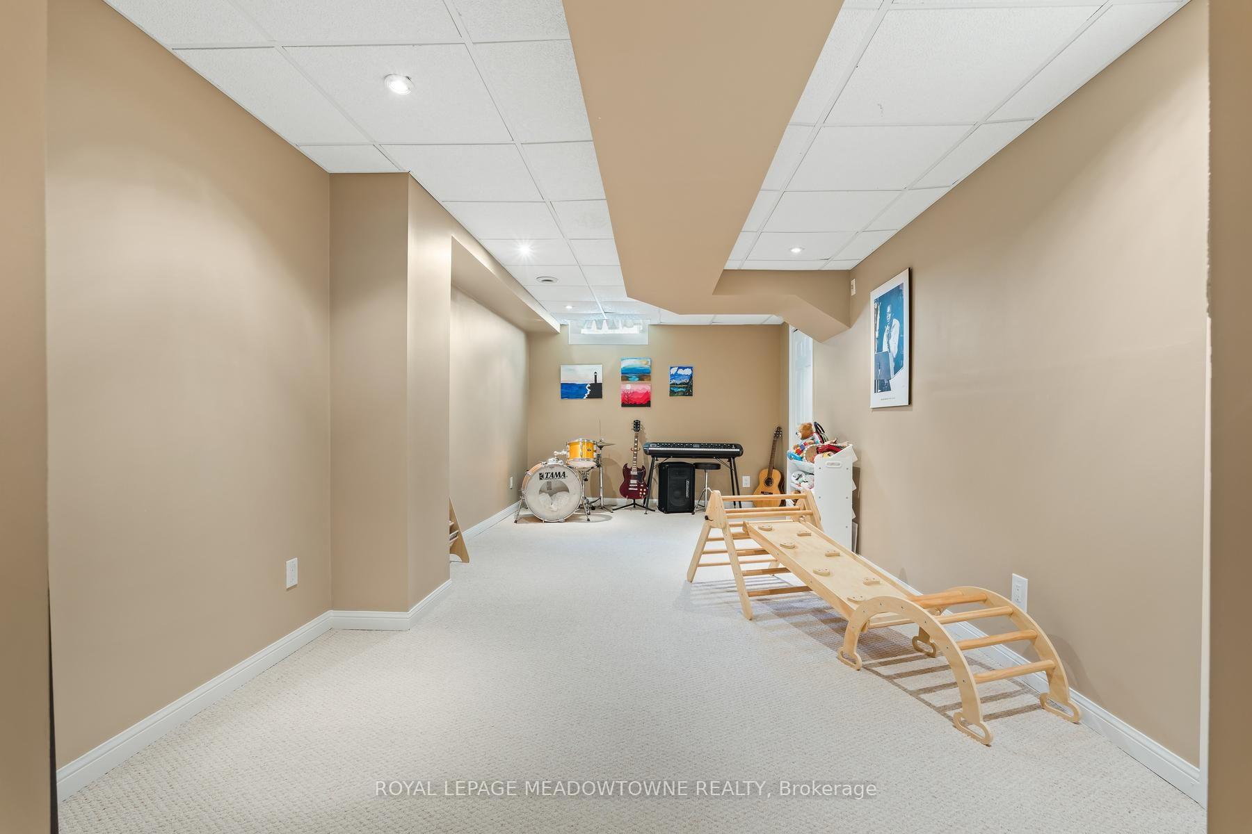 Photo 27 of 136 Dominion Gardens Drive, Halton Hills, Georgetown — HOMEH
