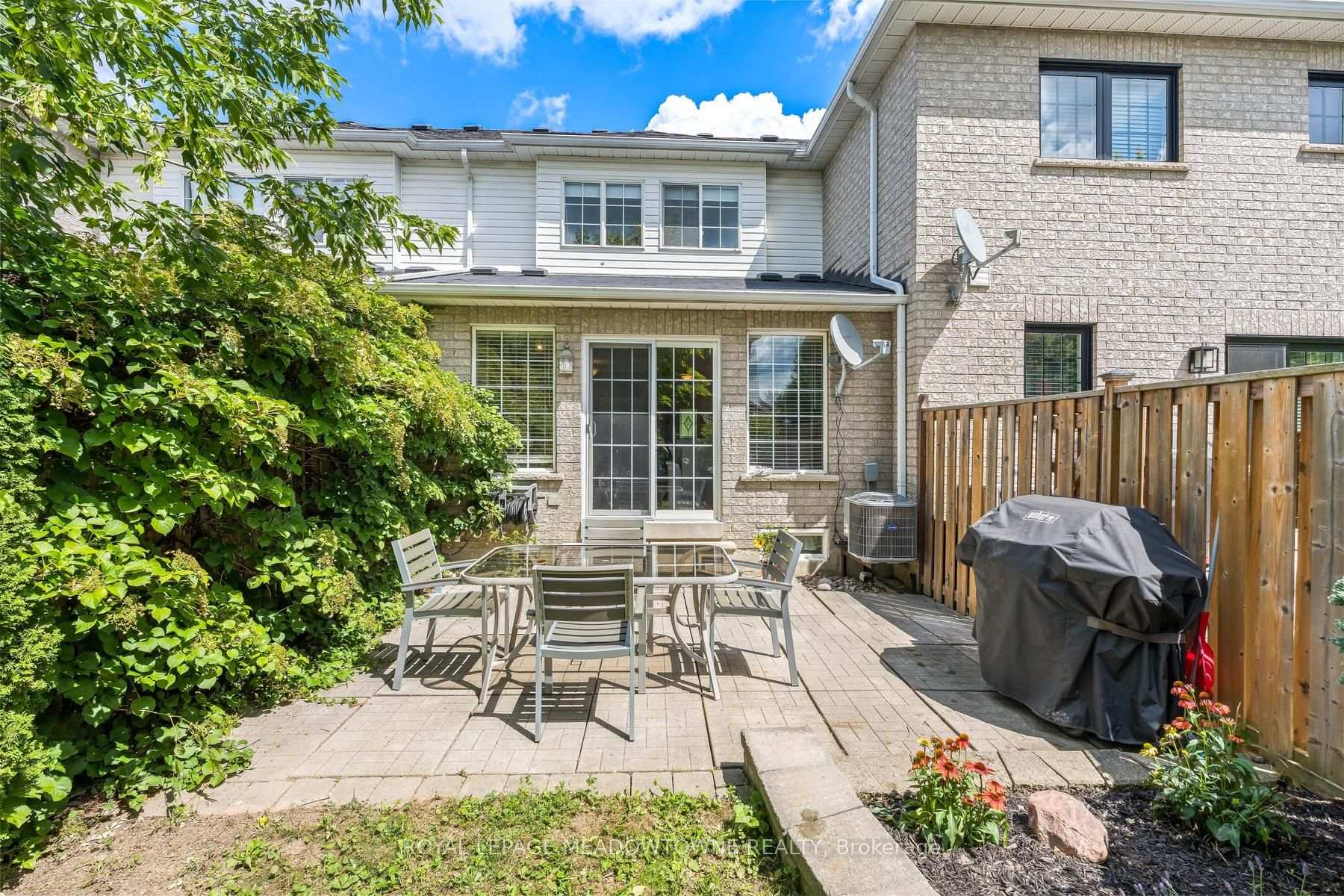 Photo 33 of 136 Dominion Gardens Drive, Halton Hills, Georgetown — HOMEH