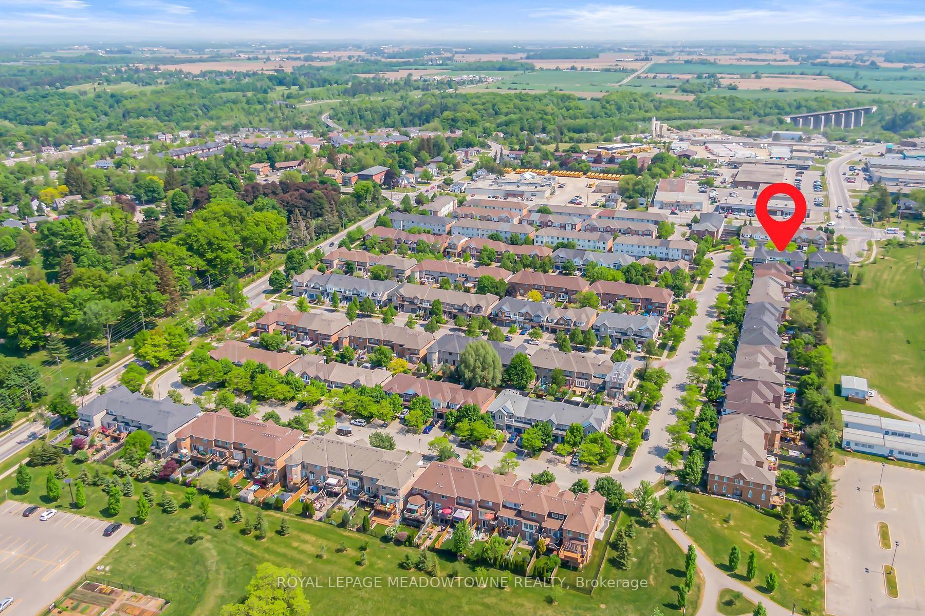 Photo 35 of 136 Dominion Gardens Drive, Halton Hills, Georgetown — HOMEH