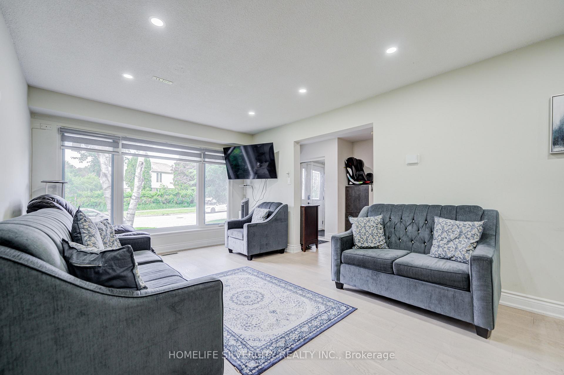 Photo 2 of 160 Purvis Crescent, Scarborough, Malvern — HOMEH