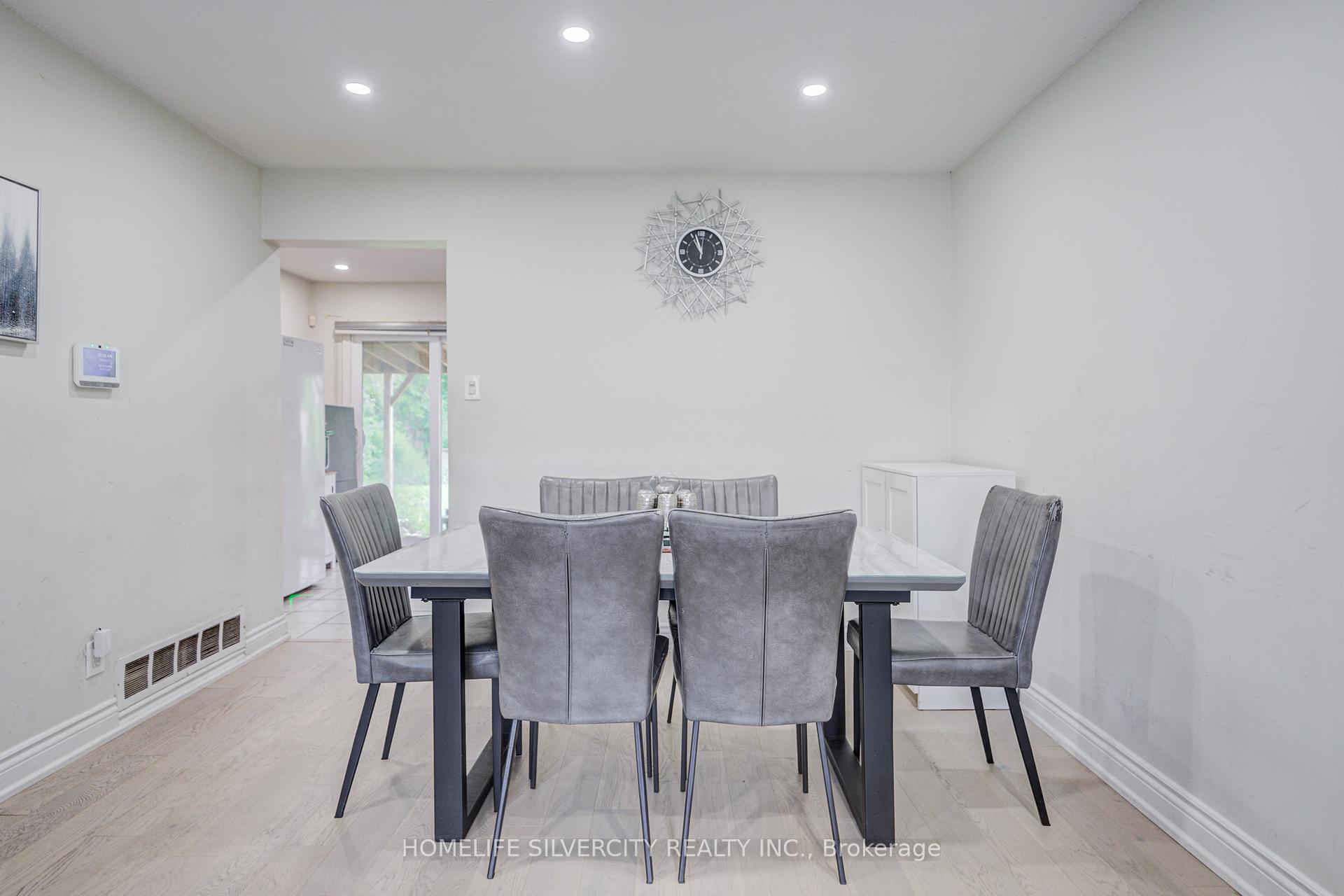 Photo 3 of 160 Purvis Crescent, Scarborough, Malvern — HOMEH