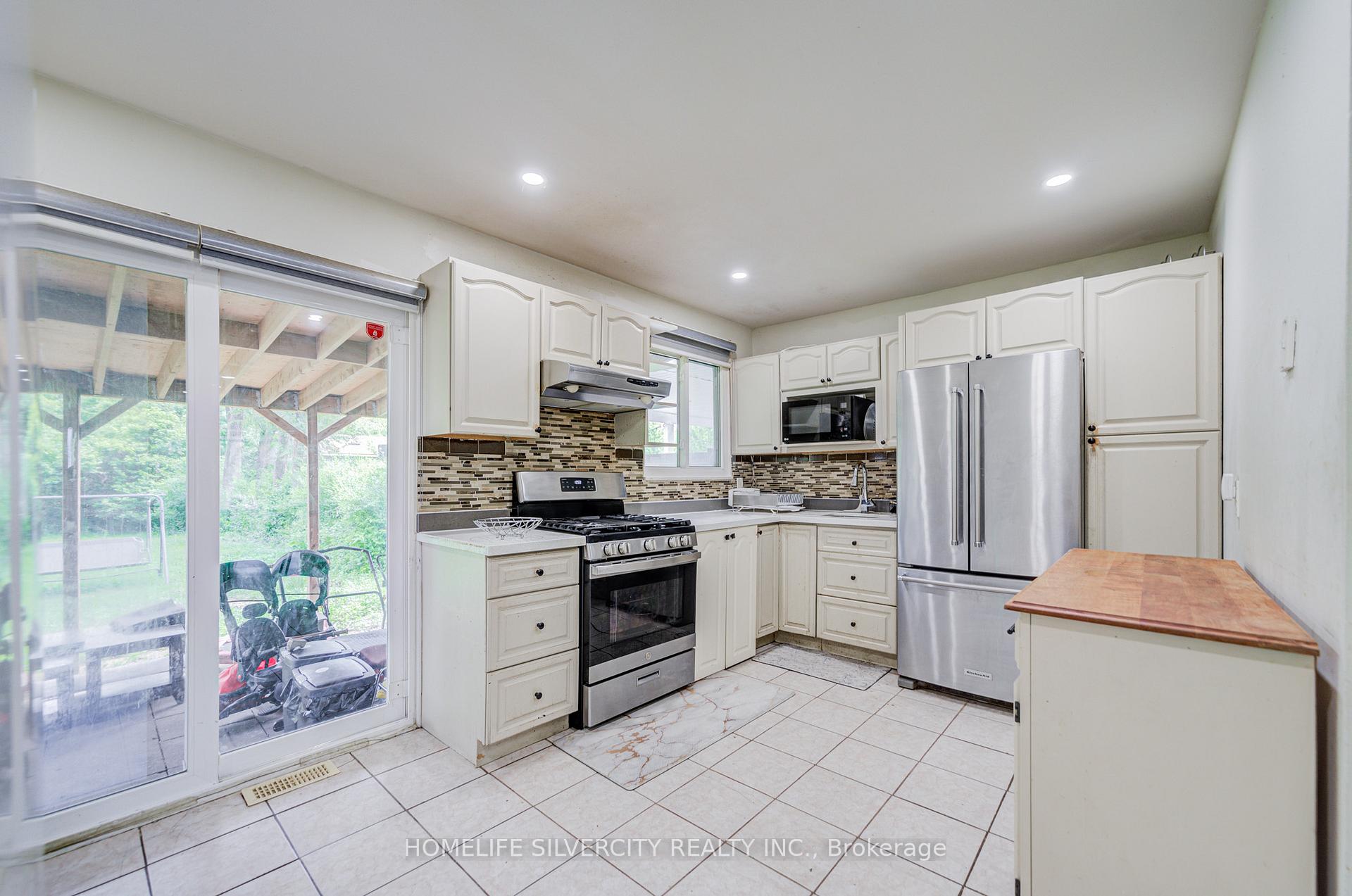Photo 5 of 160 Purvis Crescent, Scarborough, Malvern — HOMEH