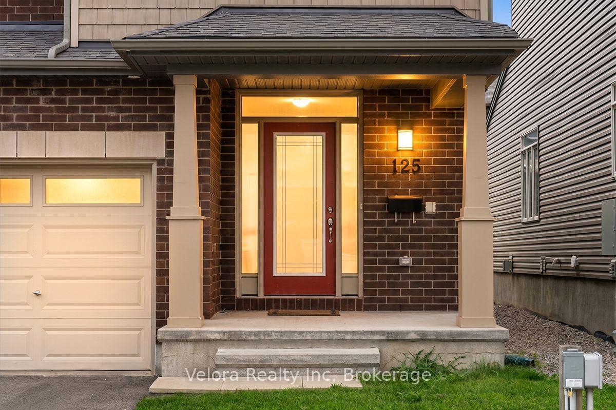 Photo 2 of 125 Overberg Way, Ottawa, Kanata - Emerald Meadows/Trailwest — HOMEH