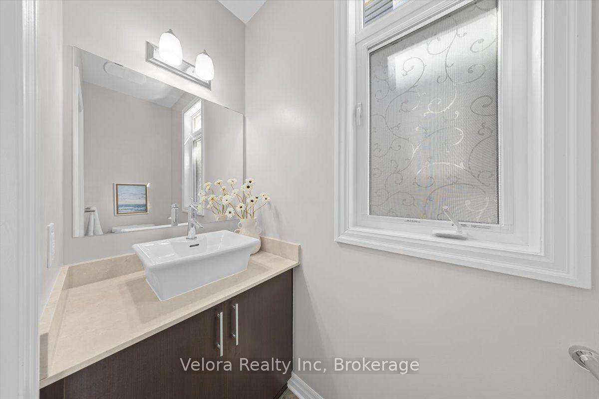 Photo 5 of 125 Overberg Way, Ottawa, Kanata - Emerald Meadows/Trailwest — HOMEH