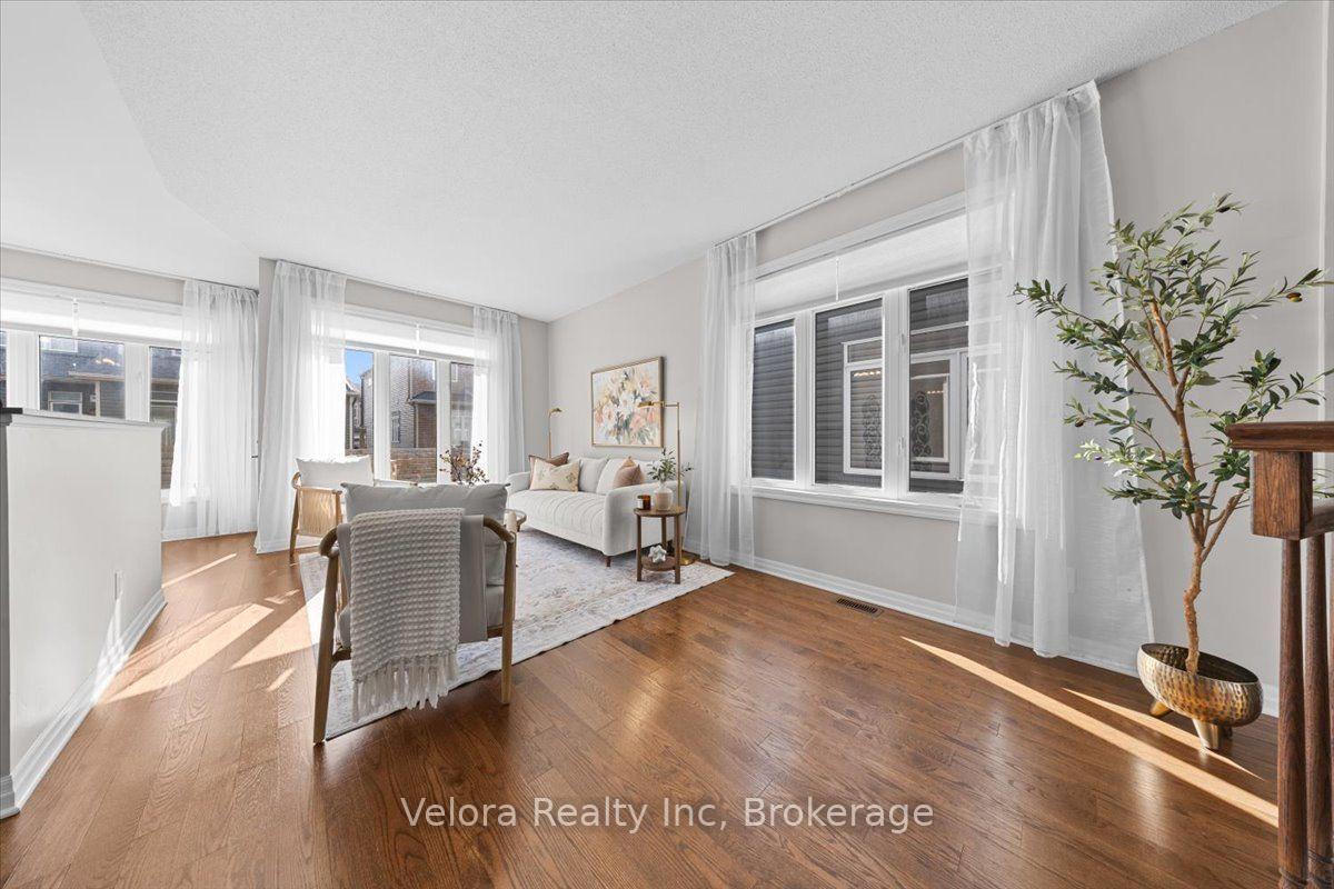 Photo 9 of 125 Overberg Way, Ottawa, Kanata - Emerald Meadows/Trailwest — HOMEH