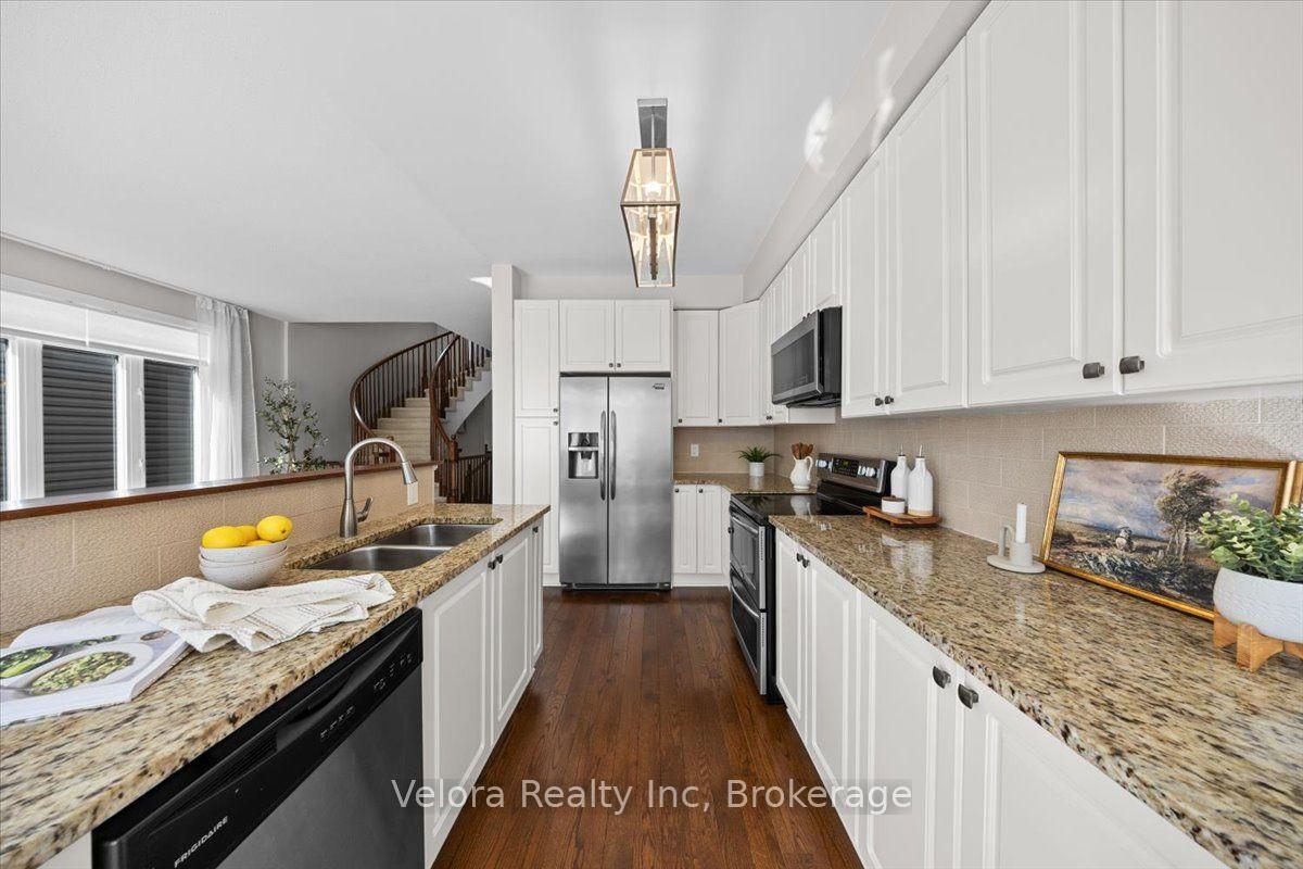Photo 16 of 125 Overberg Way, Ottawa, Kanata - Emerald Meadows/Trailwest — HOMEH
