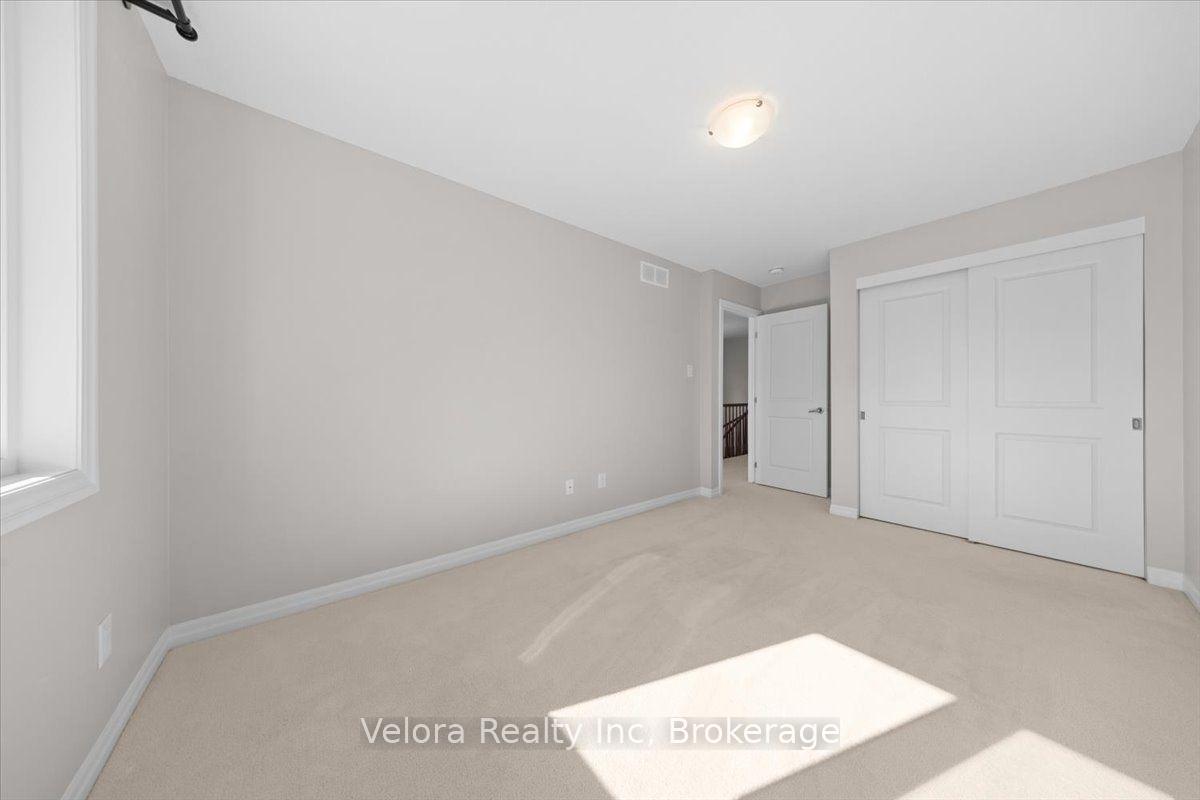 Photo 33 of 125 Overberg Way, Ottawa, Kanata - Emerald Meadows/Trailwest — HOMEH