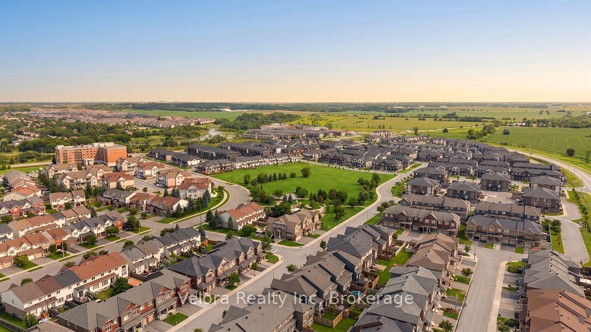 Photo 44 of 125 Overberg Way, Ottawa, Kanata - Emerald Meadows/Trailwest — HOMEH