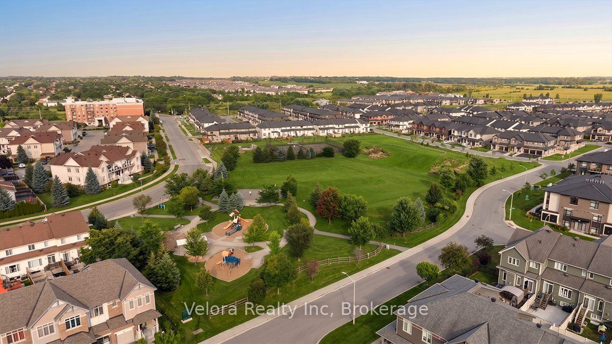 Photo 46 of 125 Overberg Way, Ottawa, Kanata - Emerald Meadows/Trailwest — HOMEH