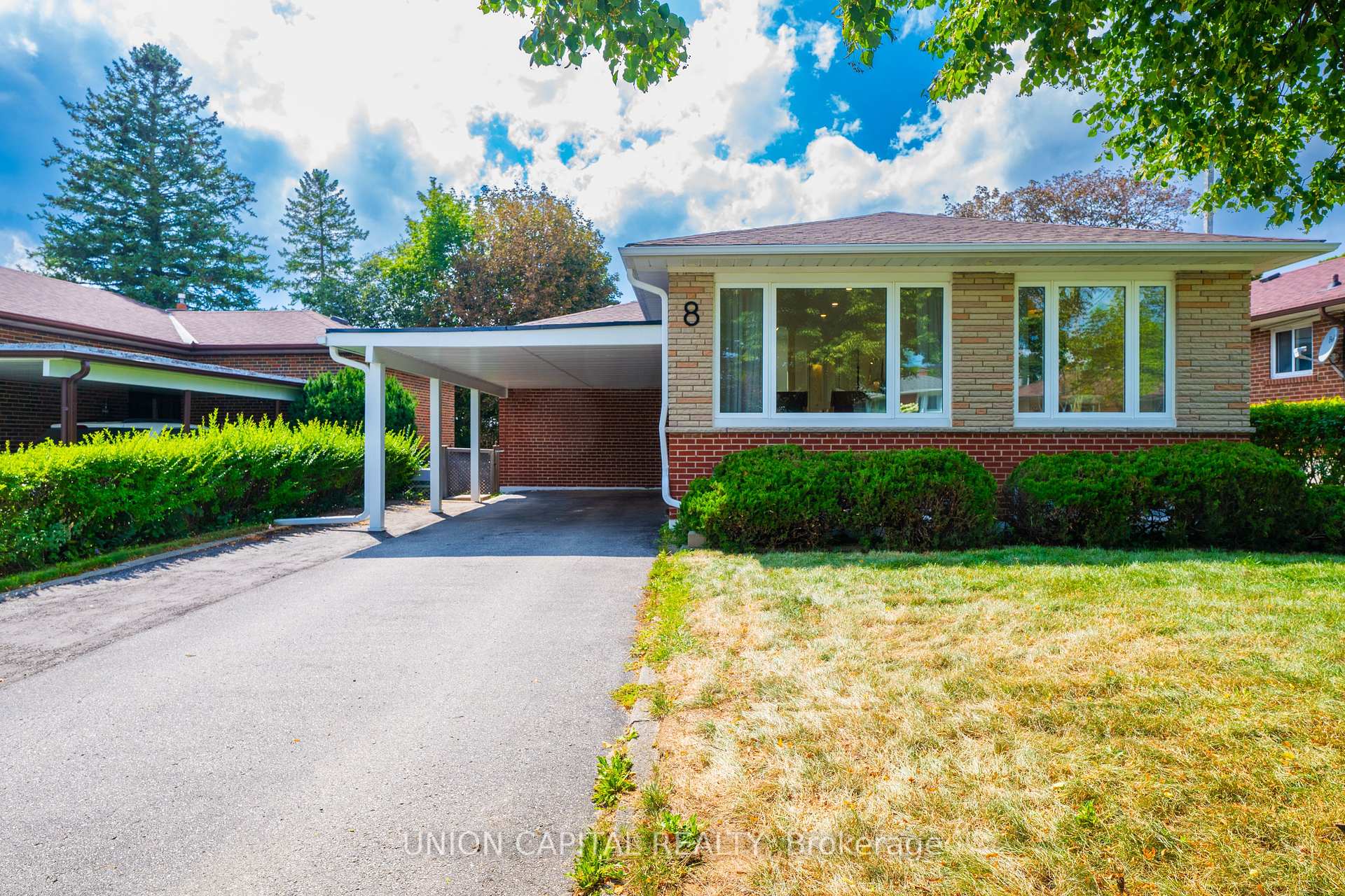Photo 2 of 8 Baybrook Crescent, Scarborough, Woburn — HOMEH