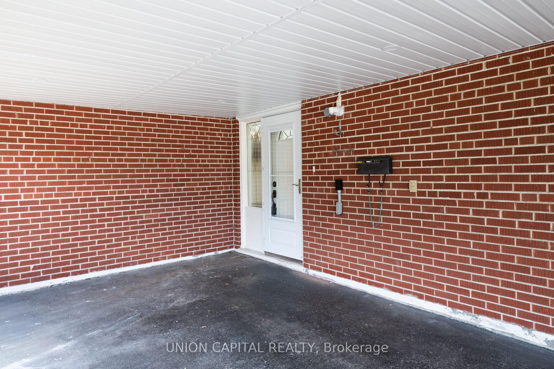 Photo 3 of 8 Baybrook Crescent, Scarborough, Woburn — HOMEH